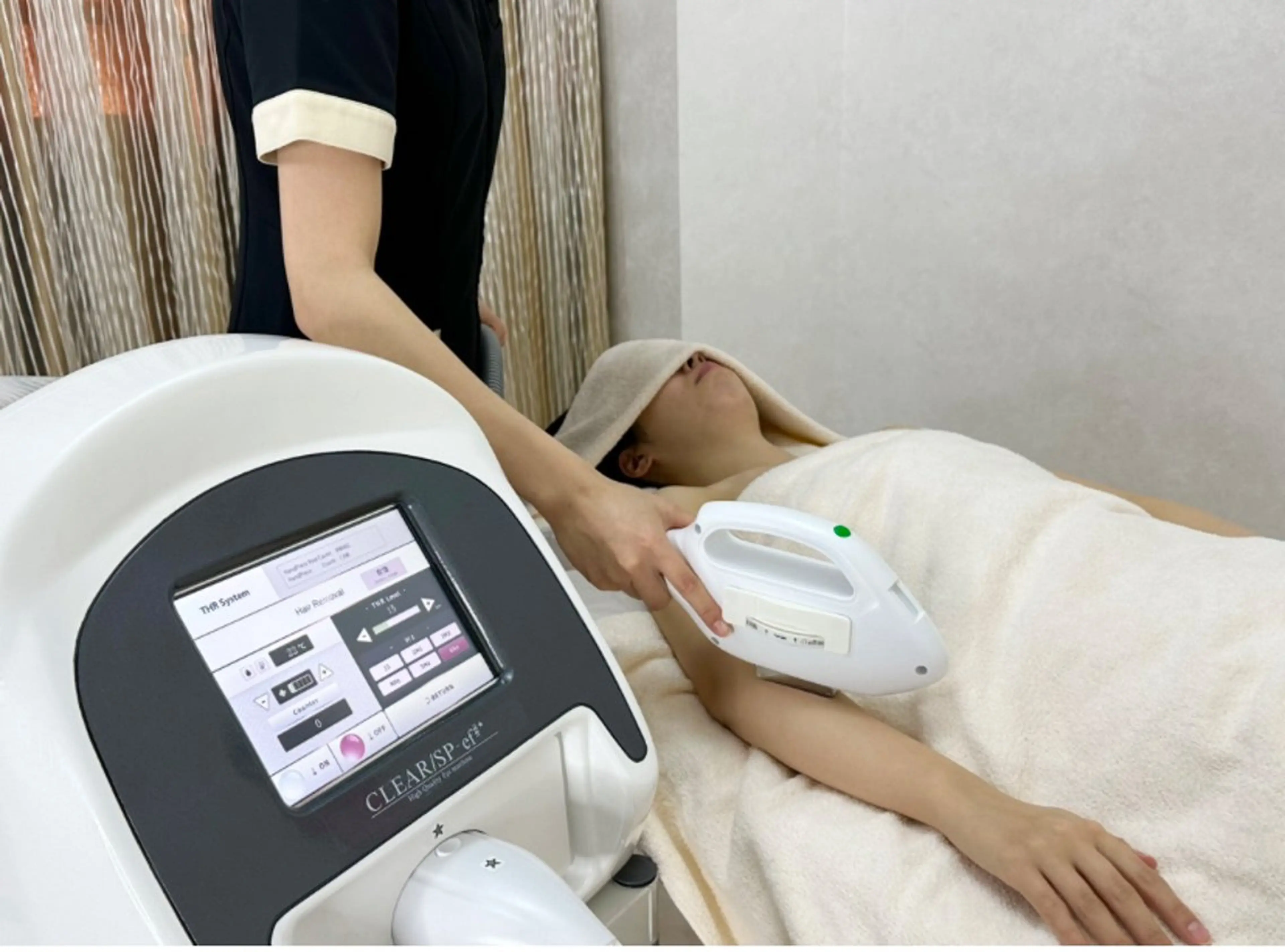 脱毛 VIERU YURIのネイルデザイン