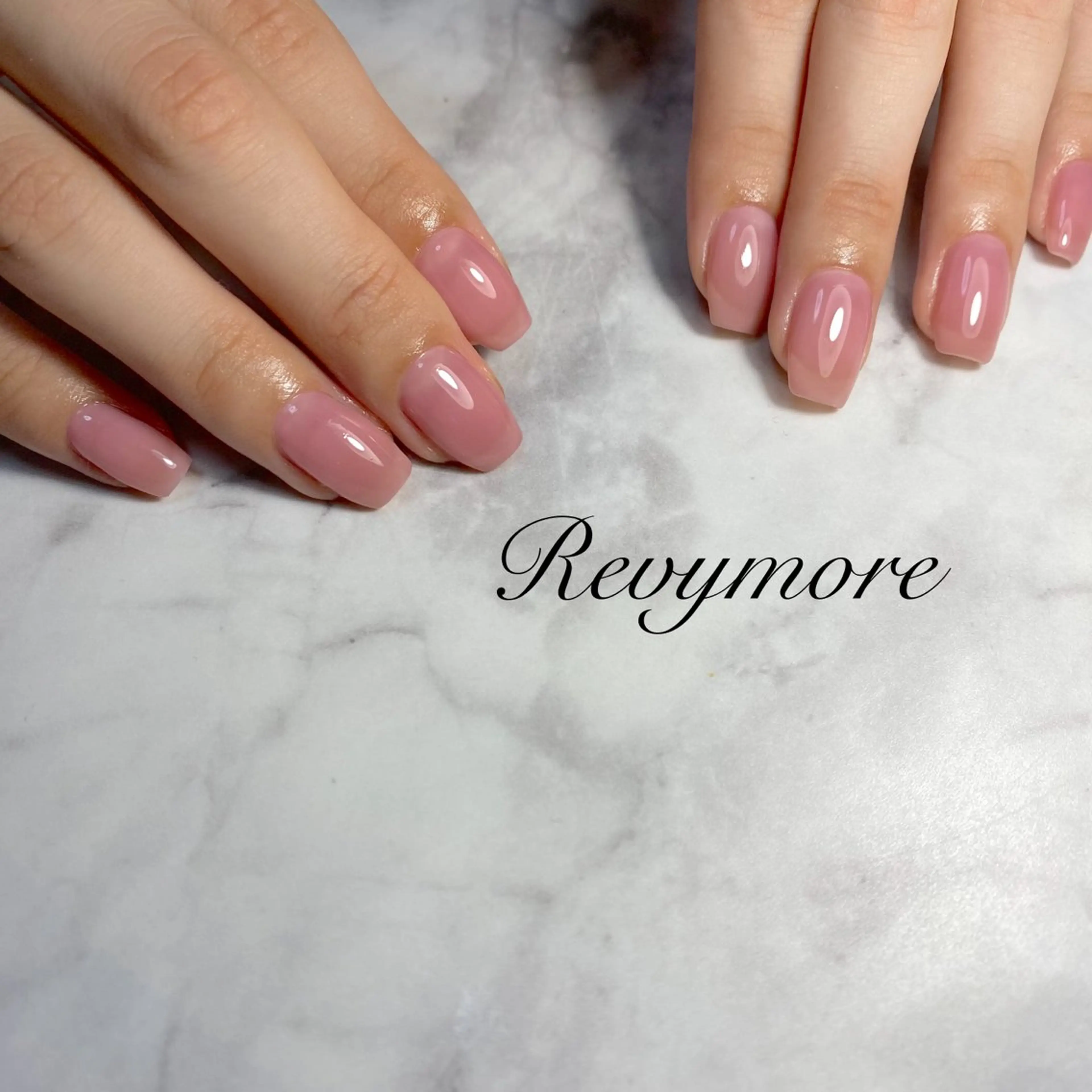ネイル ブルー ジェルネイル キラキラネイル 韓国ネイル ニュアンスネイル nail salon Revymore所属・nail salon Revymoreのネイルデザイン