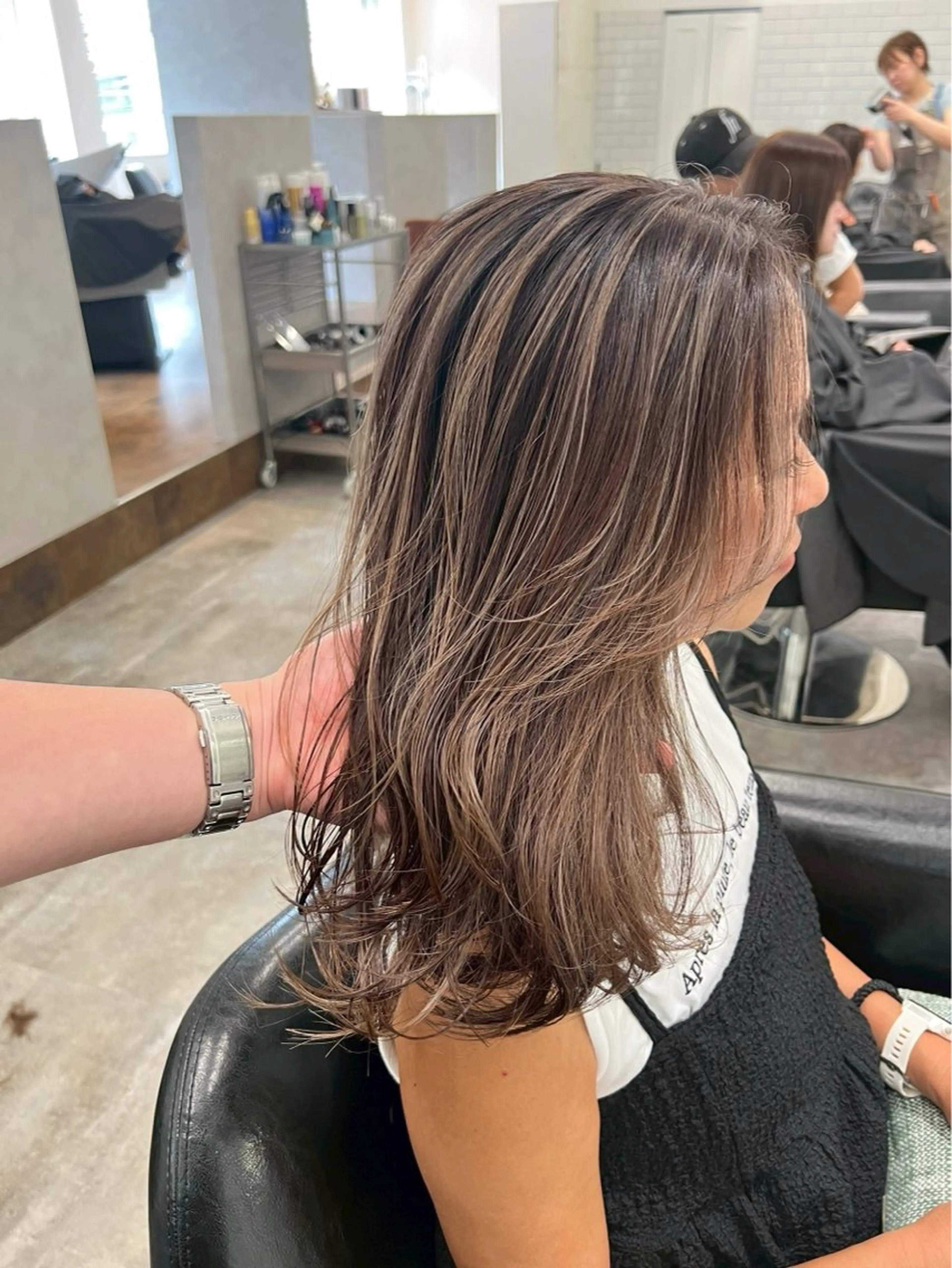 ロング カラー ハイライトカラー ハイライト バレイヤージュモデル 募集👒ヨンスクのヘアスタイル
