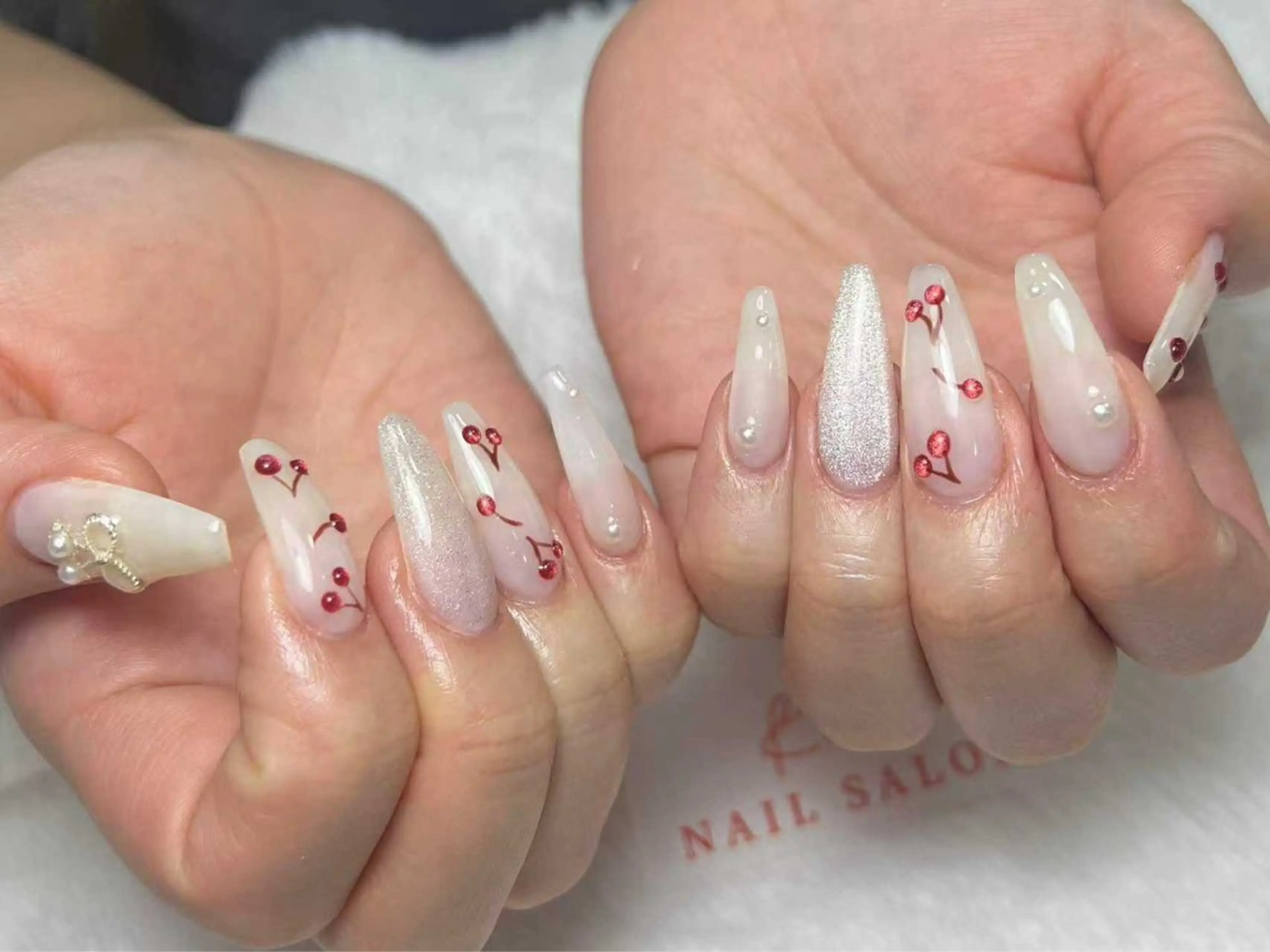 ネイル アートネイル フレンチネイル ジェルネイル グラデーション 韓国ネイル ハンドネイル ハンドケア さくら💮💮 【オフ無料】のネイルデザイン