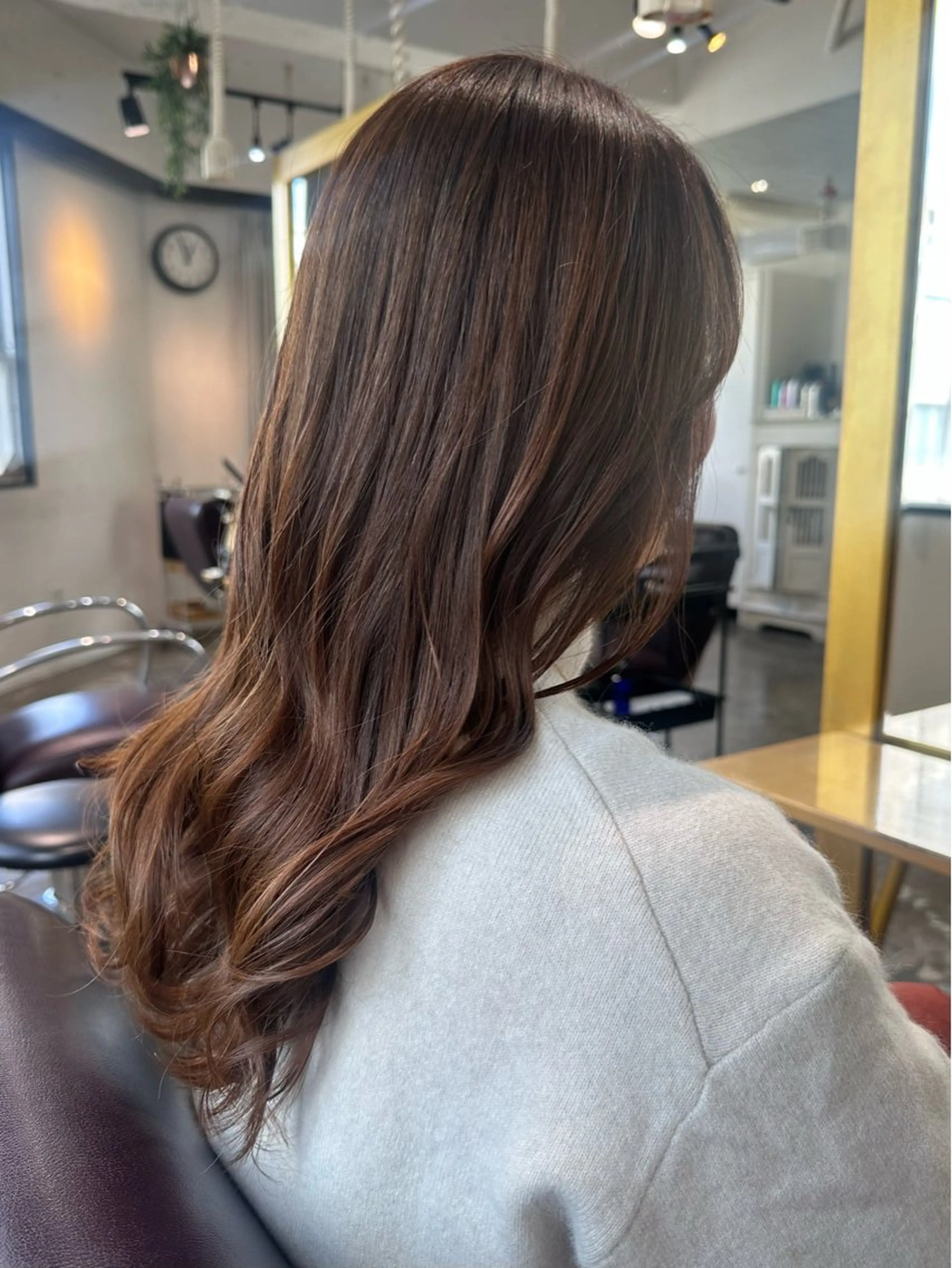 ロング カラー ベージュカラー 透明感カラー カット ヘアカラー Saki💛心斎橋 レイヤー/艶髪のヘアスタイル