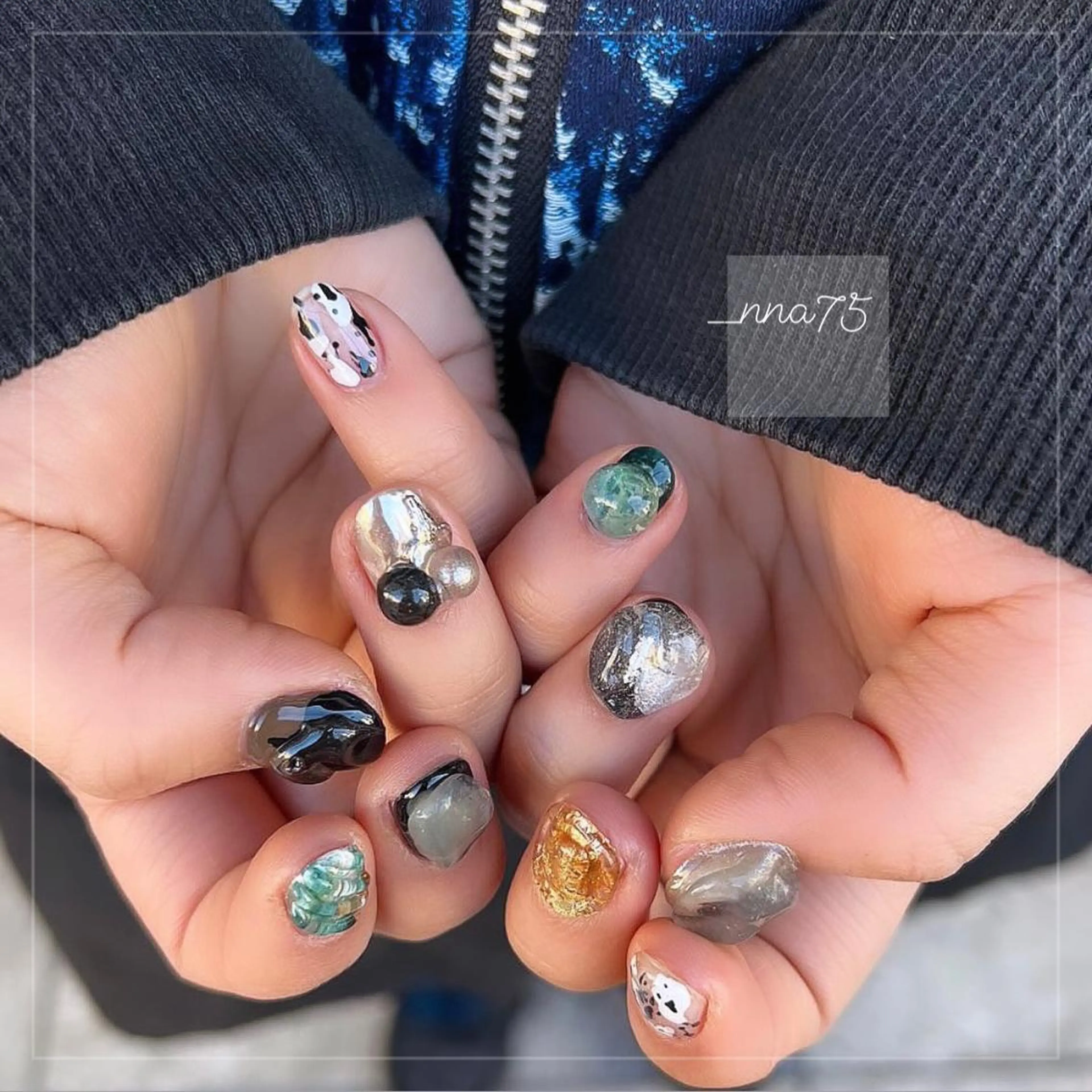 ネイル GRANDE OSU Anna 🧸💛のネイルデザイン