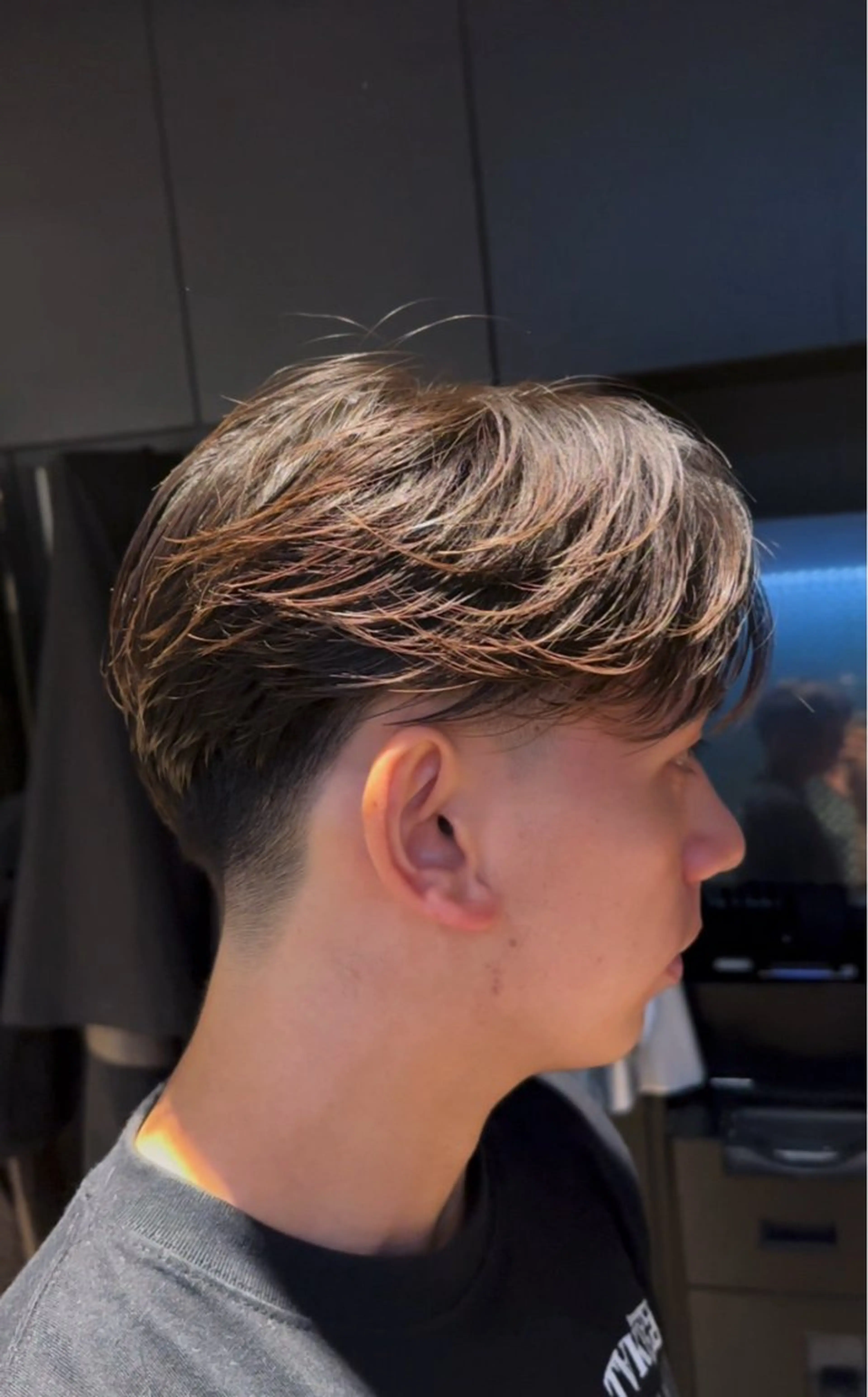 ショート メンズ フェードカット メンズパーマ カット パーマ トリートメント ニュアンスパーマ/ フェザーパーマ/平木のヘアスタイル