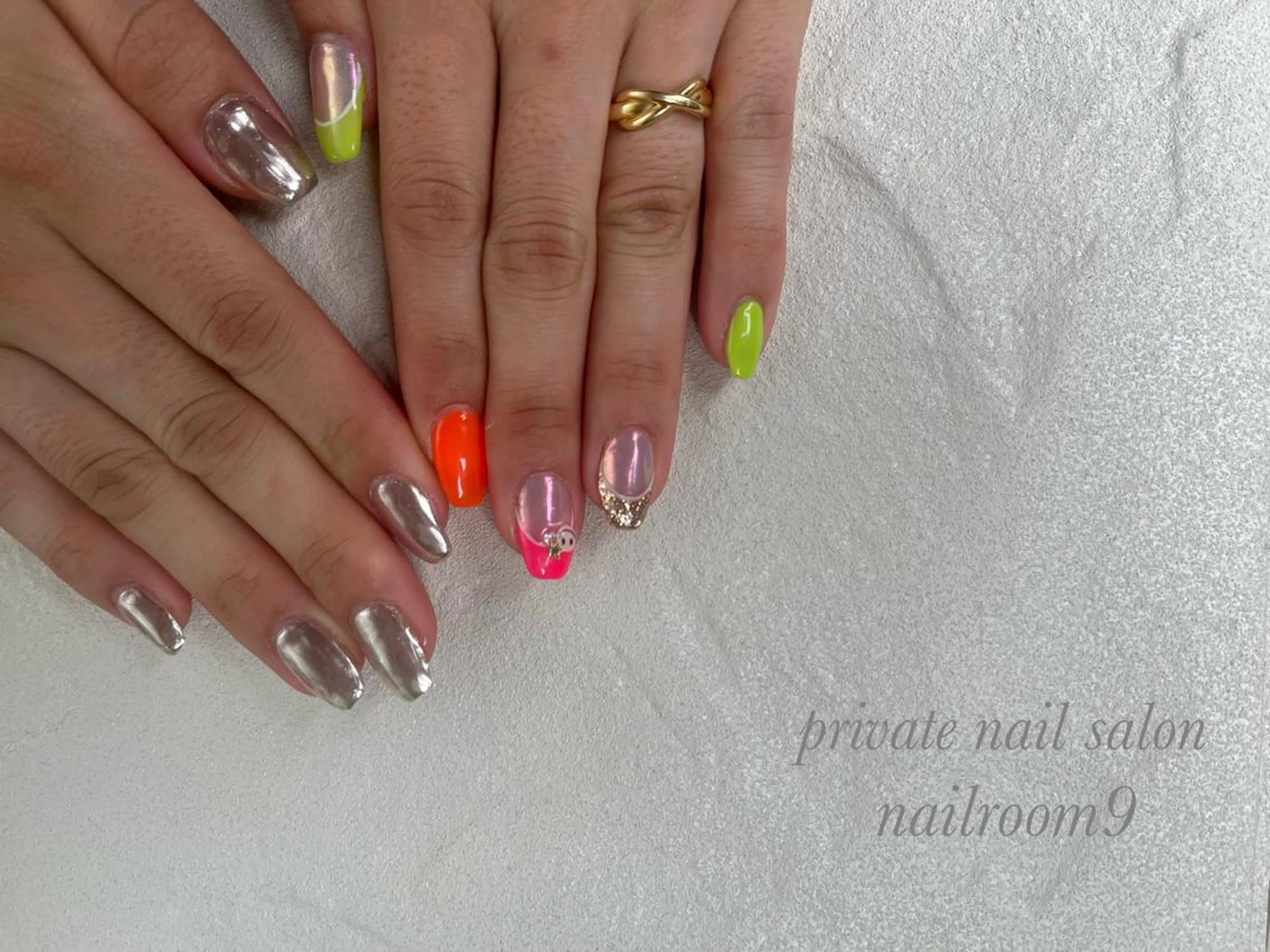 ネイル ミラーネイル ハンドネイル nail room9 ☺︎のネイルデザイン