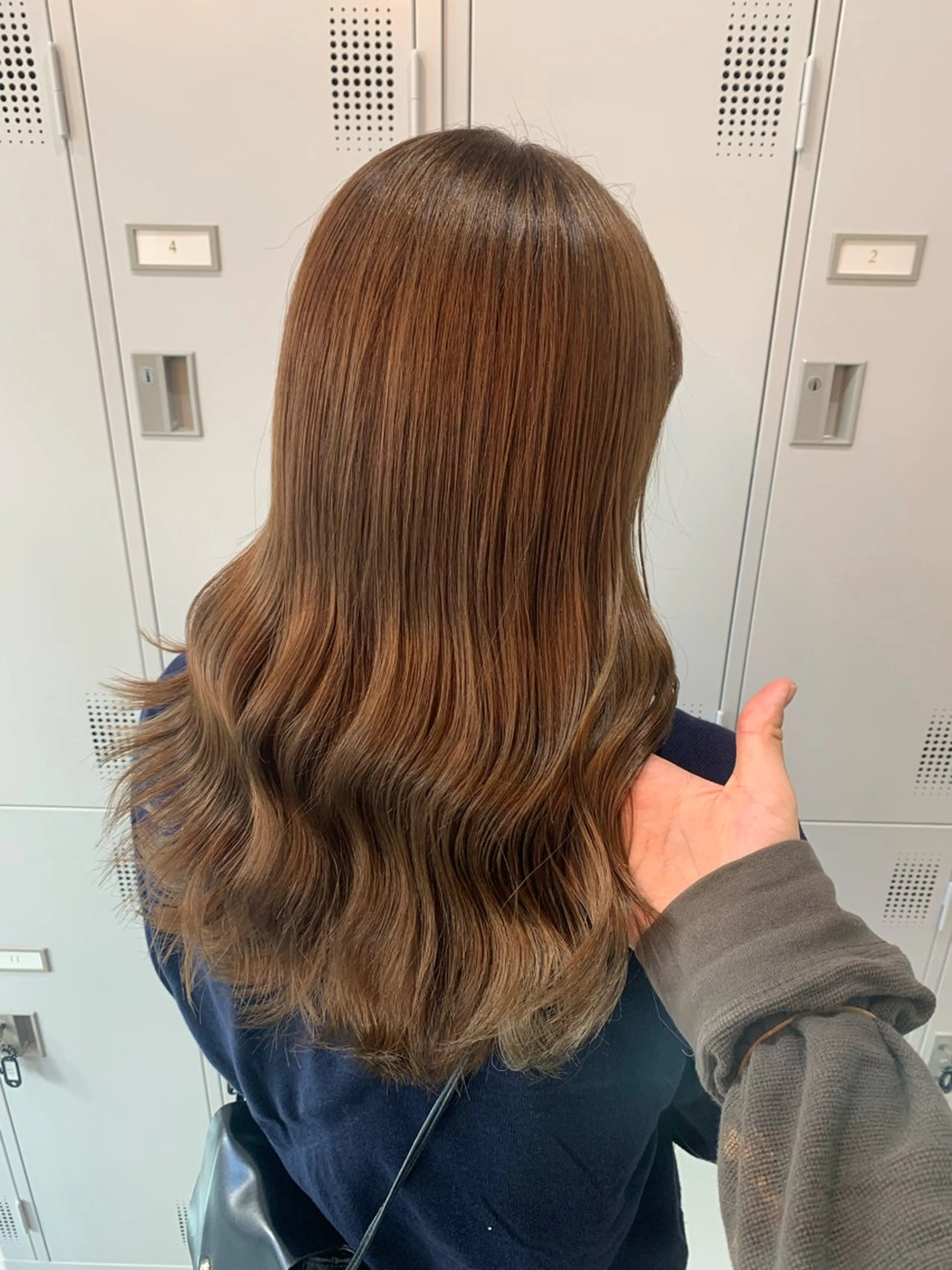 ロング カラー ベージュカラー ミルクティーベージュ little 小濱彰太のヘアスタイル
