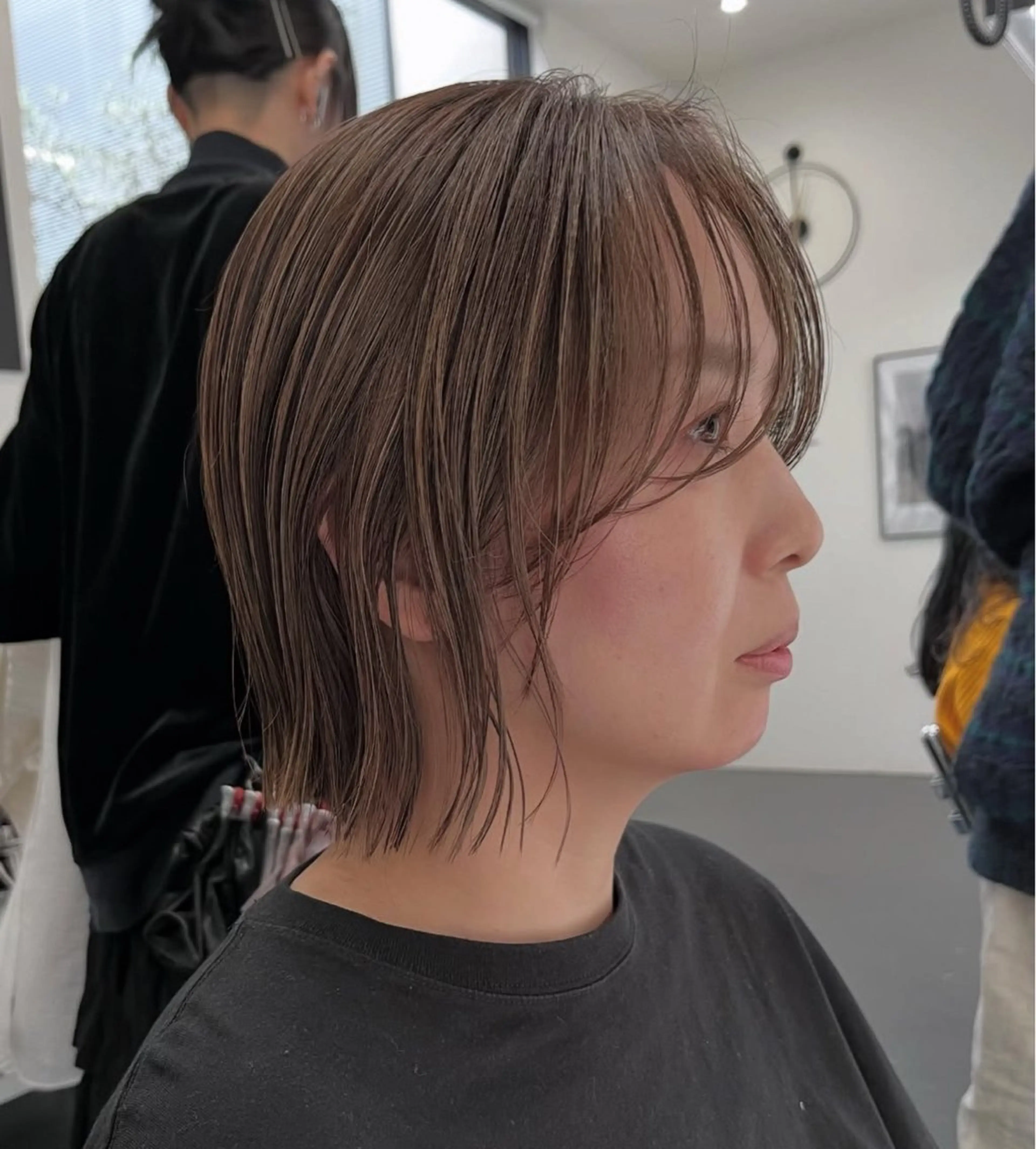 ミディアム カラー 湯川 未咲希のヘアスタイル