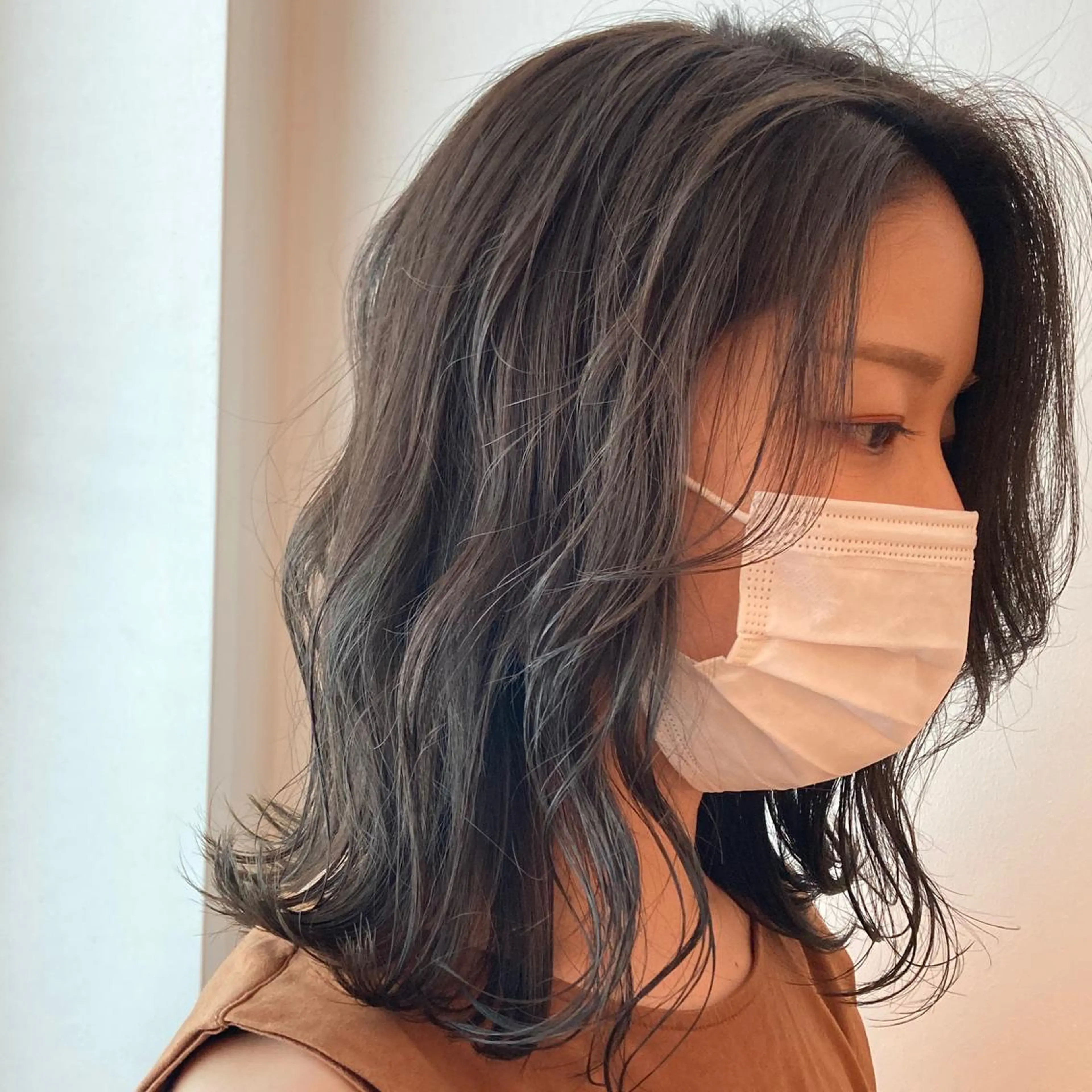 カラー グレージュ オリーブグレージュ オリーブグレー 尾籠 美幸 (オゴモリ ミユキ)のヘアスタイル