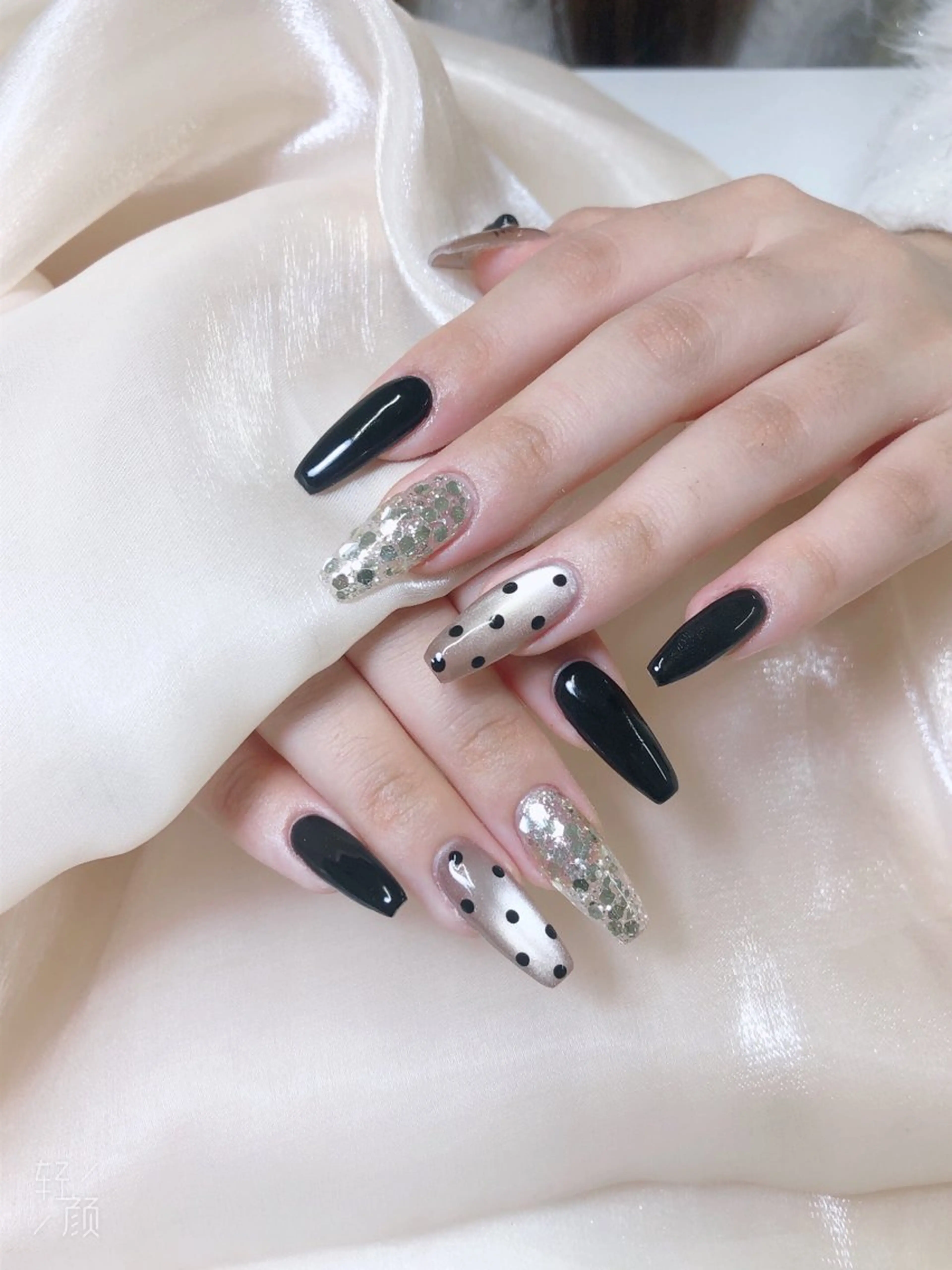 ネイル ハンドネイル LR.ONE ヨウのネイルデザイン