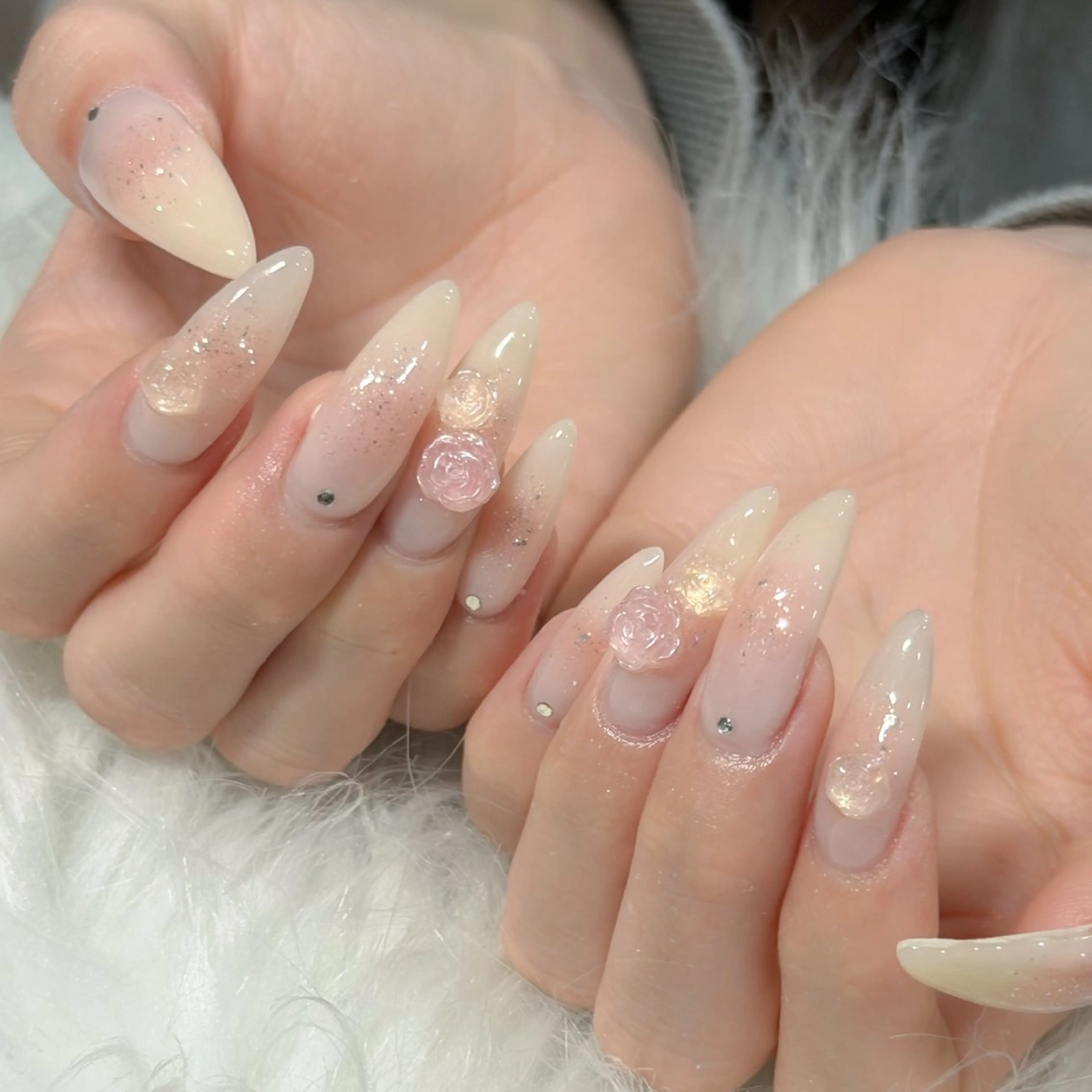 ネイル ハンドネイル フットネイル LAVISH nanamiのネイルデザイン