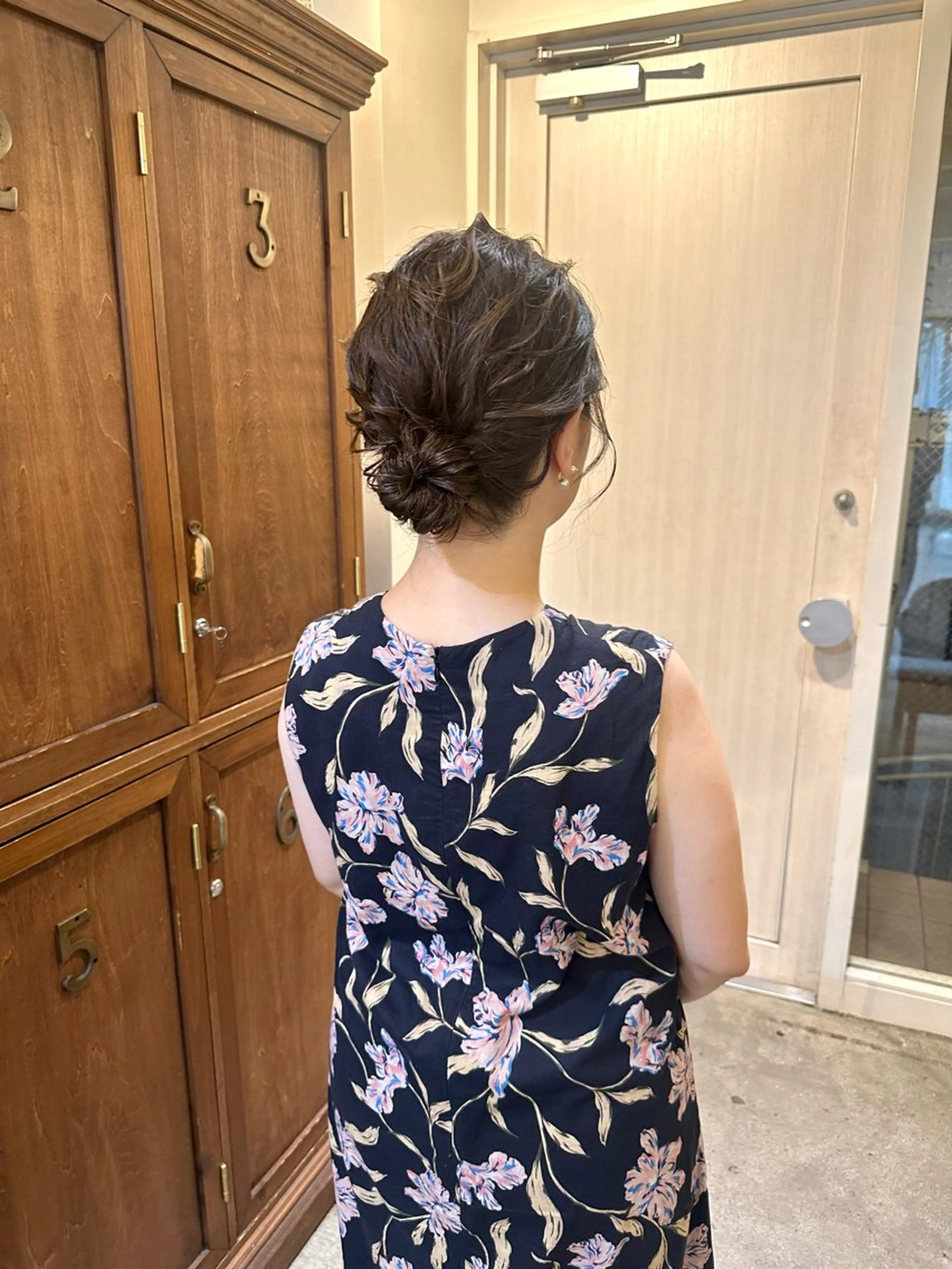 ミディアム カラー ヘアアレンジ ベージュカラー ブリーチ ブラウンカラー ケアブリーチ グレージュ ヘアセット カットモデル募集中 ／HARUKA🎀のヘアスタイル