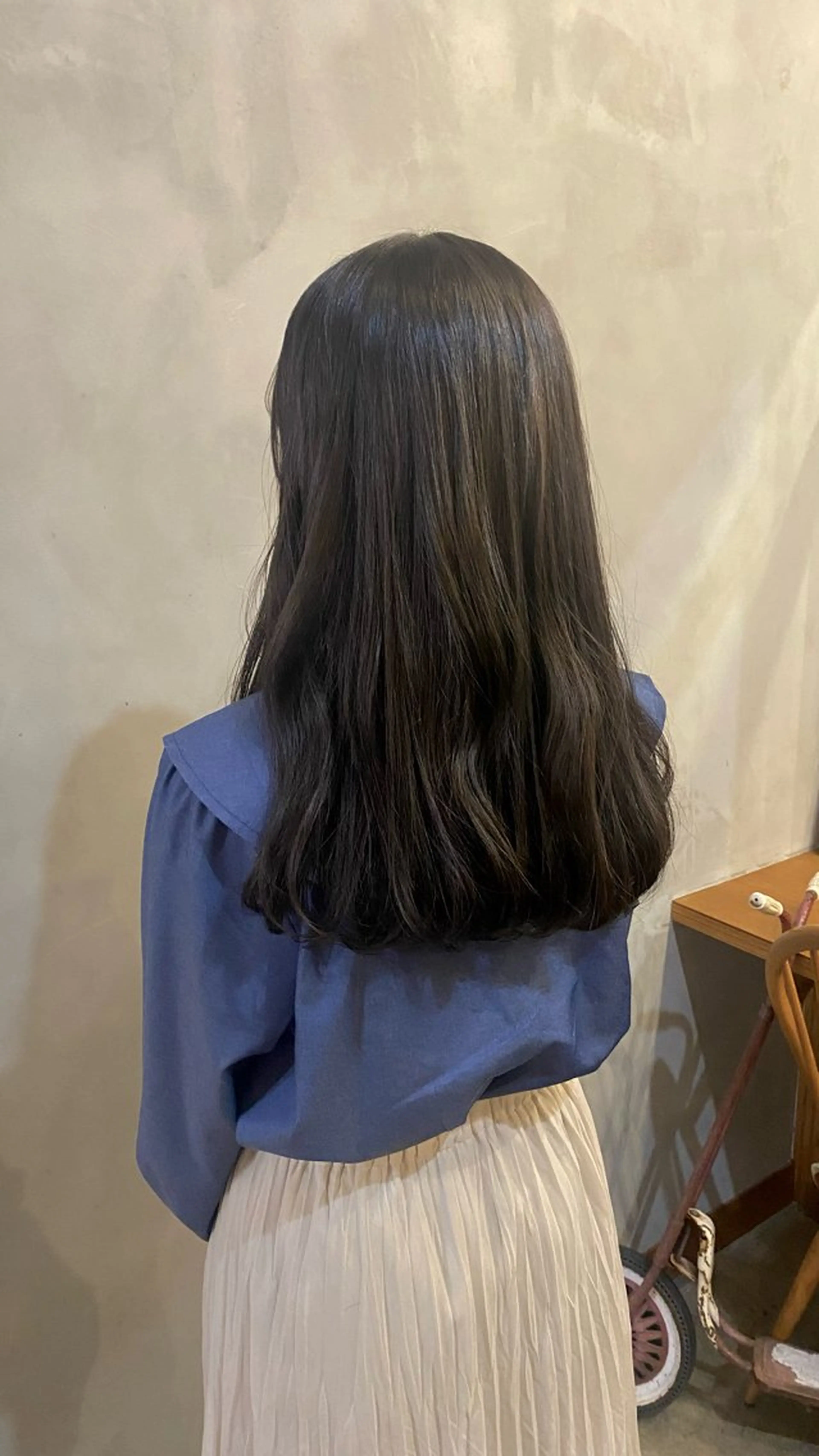 ロング カラー 黒髪 ブルーカラー ブルーブラック ブラウンカラー ダークブラウン ヘアカラー 似合わせパーマ 🪷なりたりみのヘアスタイル