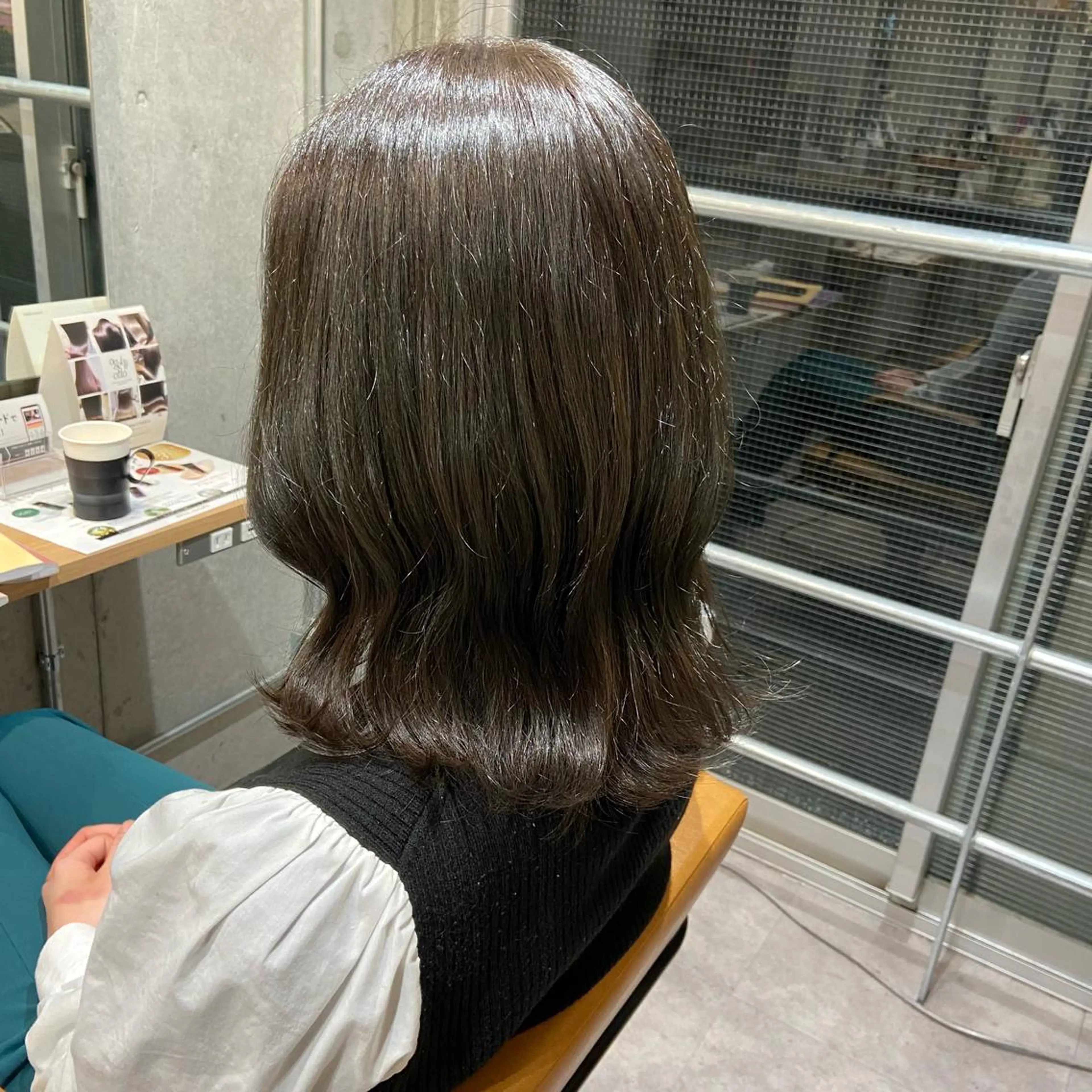 ミディアム カラー ベージュカラー オリーブベージュ 👒oikawa kaede🍃のヘアスタイル