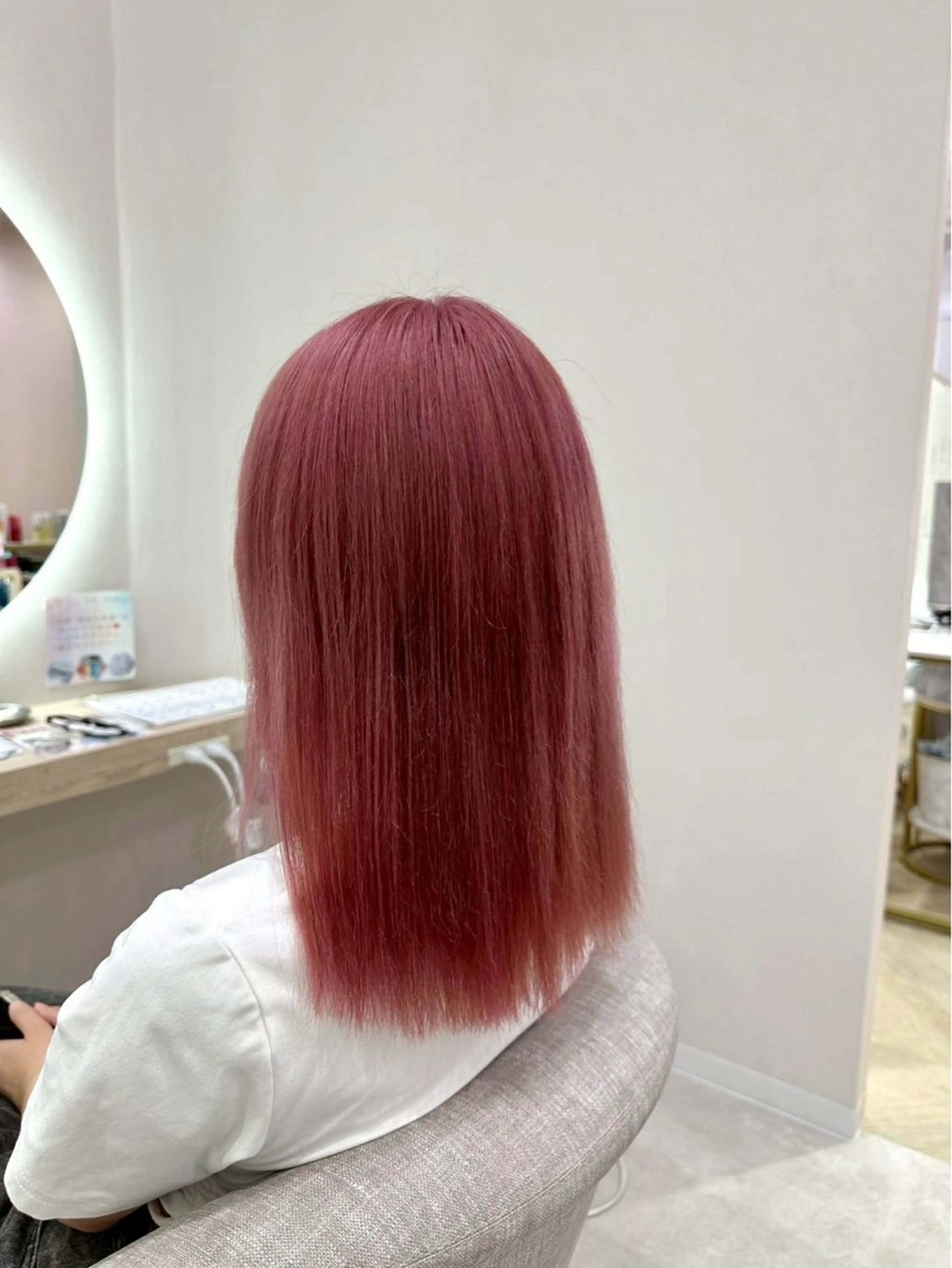 カラー ブリーチ ピンクカラー 酒向 ゆいなのヘアスタイル