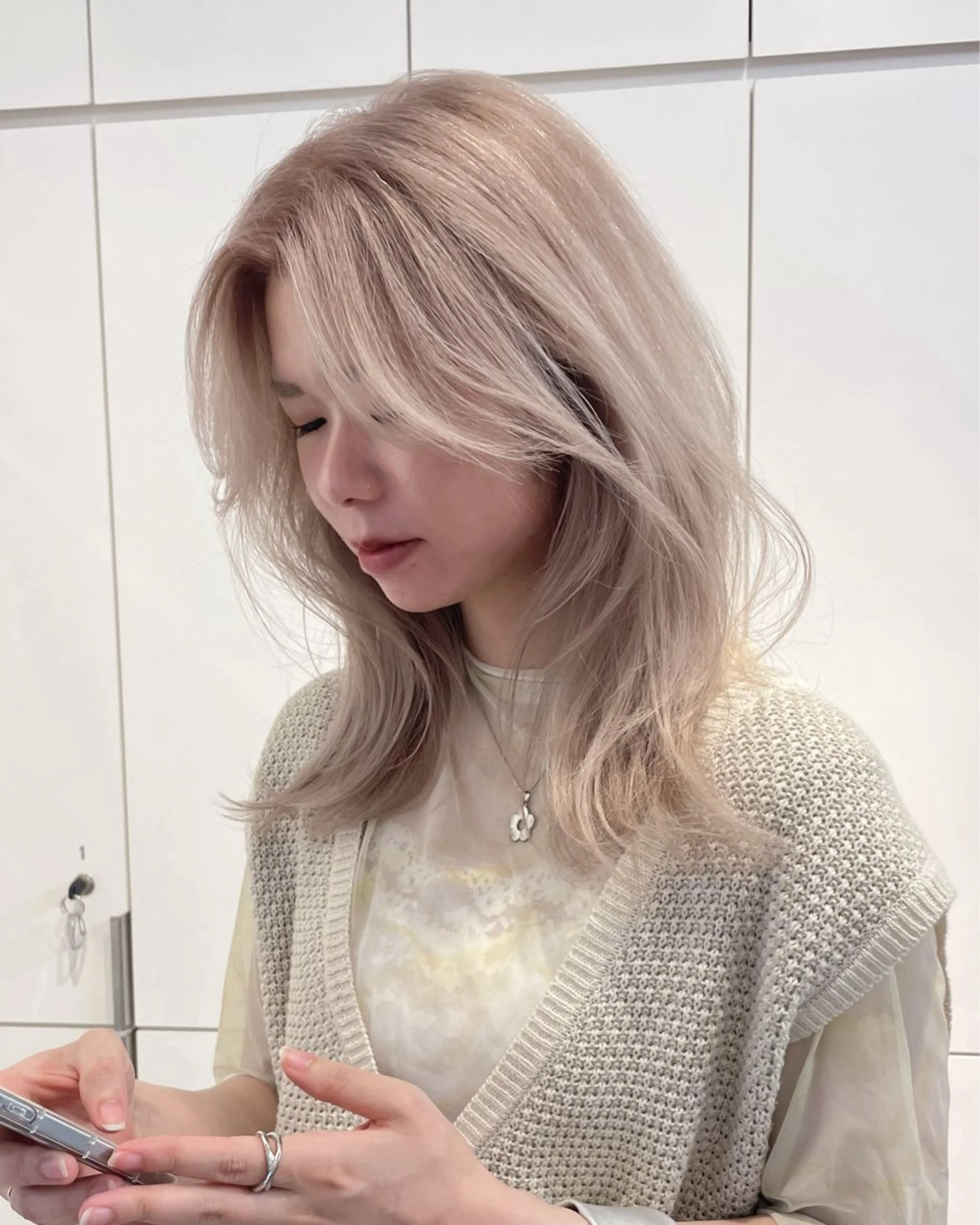 ミディアム カラー ハイトーンカラー レイヤーカット カット ヘアカラー トリートメント レイヤー/ブリーチ ♥️【木坂 桃歌】のヘアスタイル