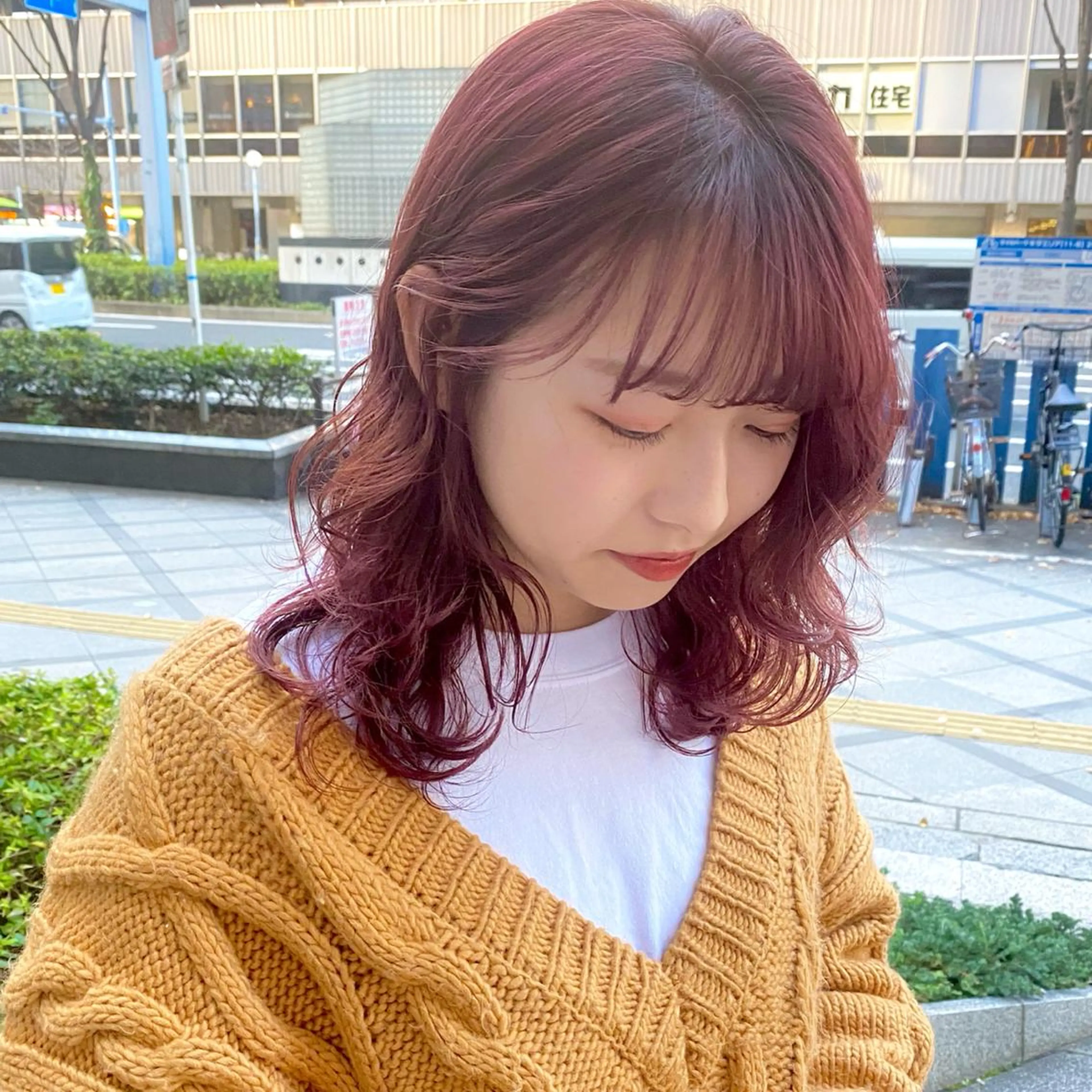 ミディアム カラー カシス レッドカラー 前川 朋香のヘアスタイル