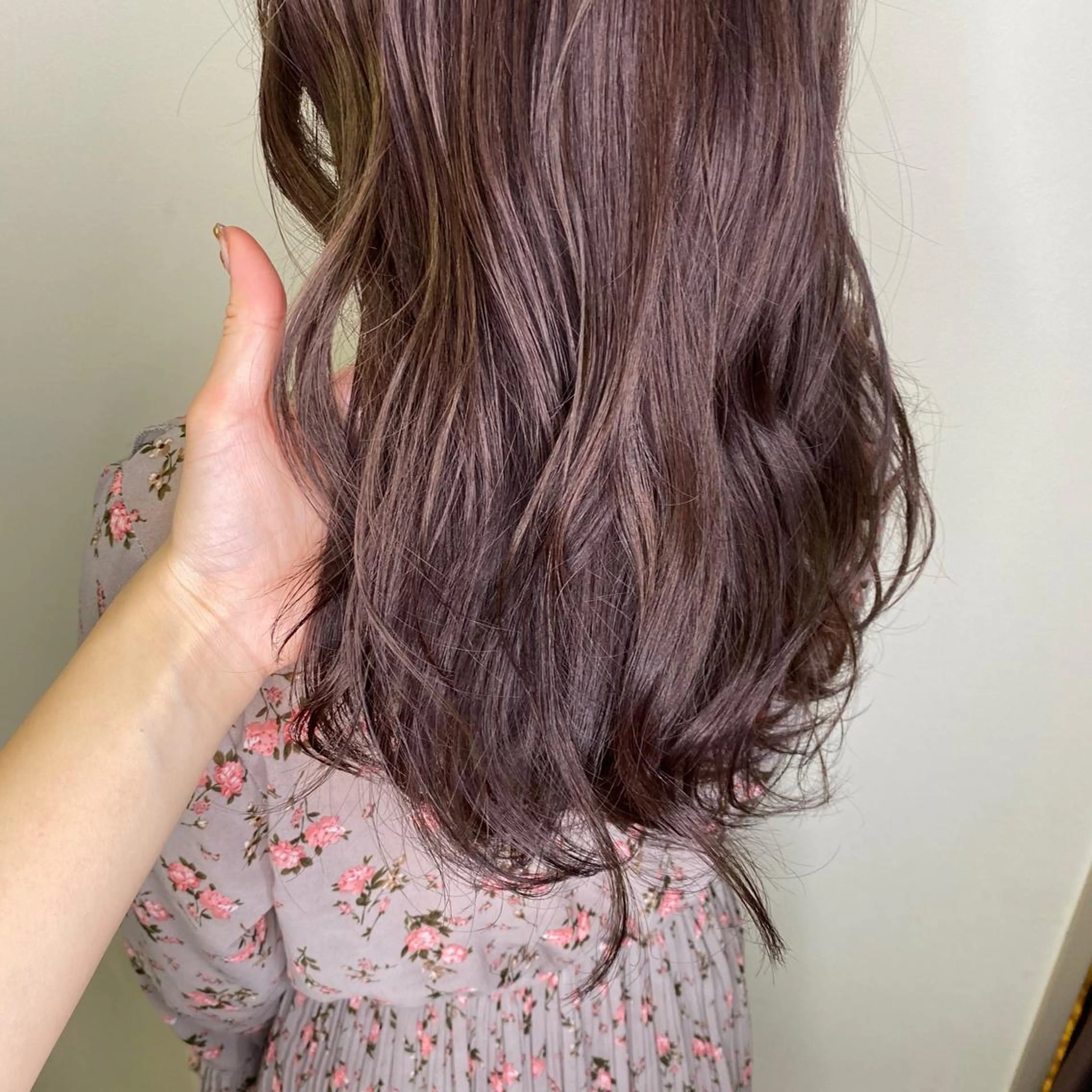 ロング カラー ブラウンカラー ラベンダーカラー ピンクカラー ピンクラベンダー ピンクラベンダーブラウン カット ヘアカラー 似合わせ提案サラ艶♡ 彩華のヘアスタイル