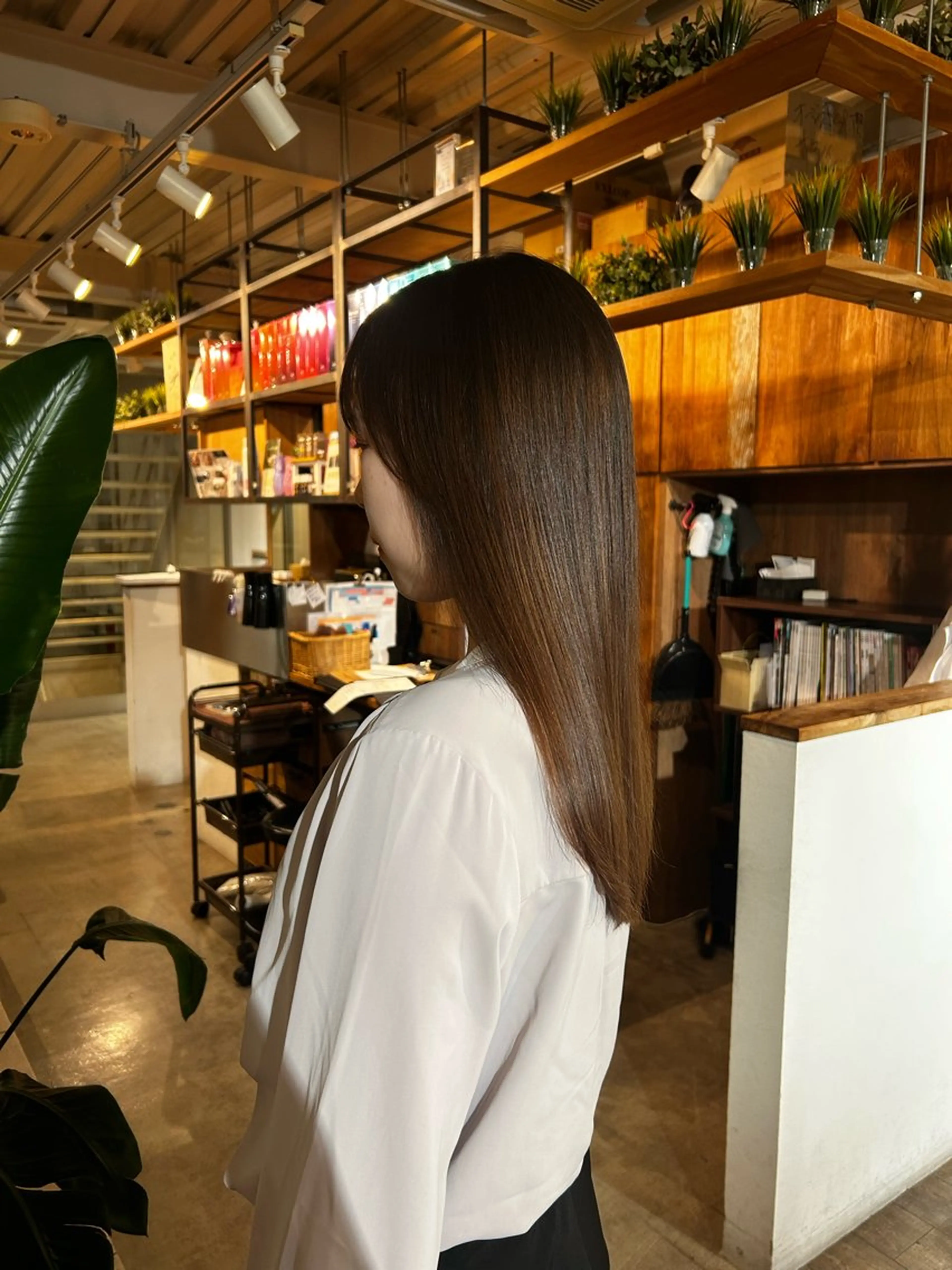 ロング 白上 愛佳のヘアスタイル