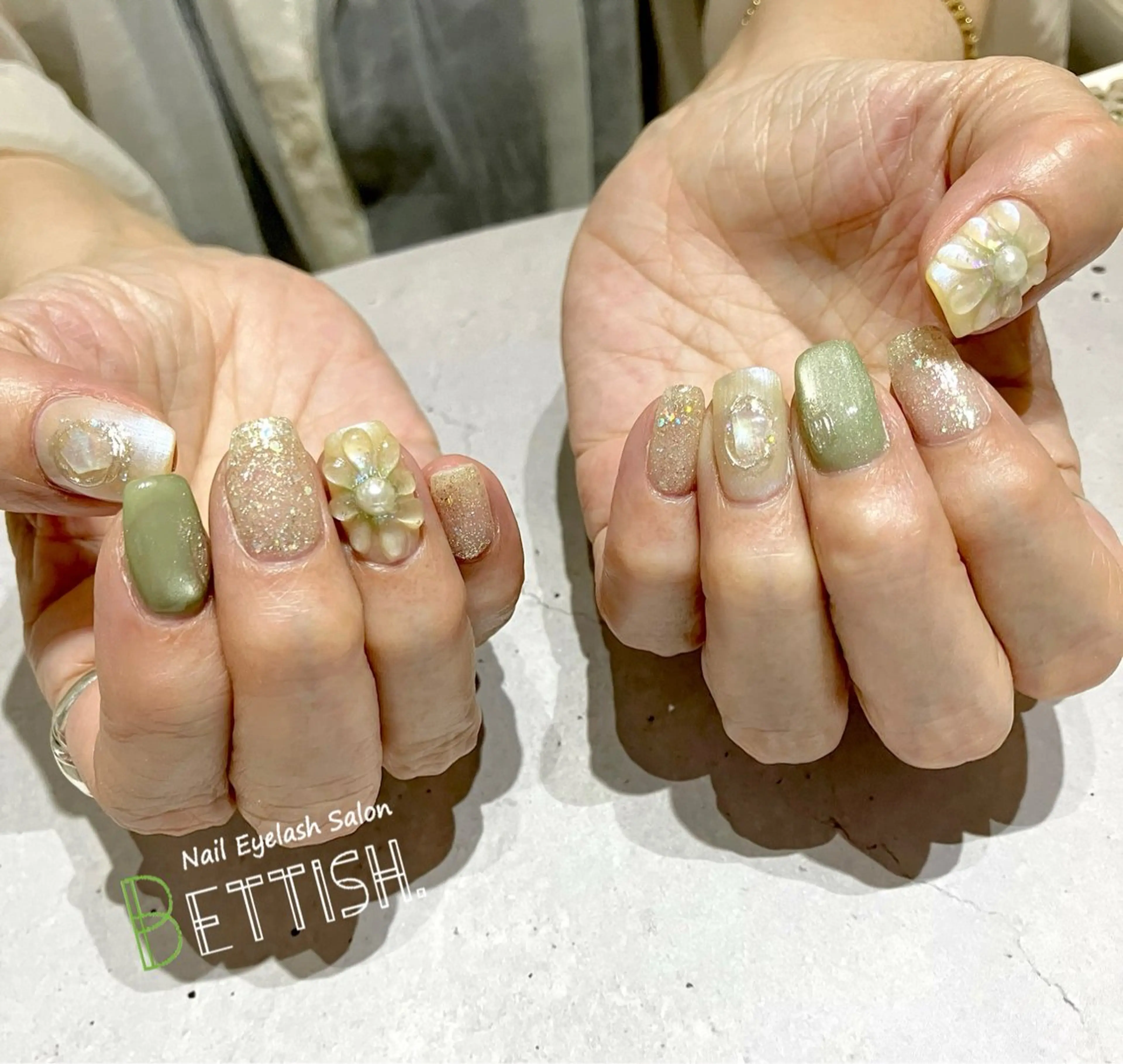 ネイル グリーン ニュアンスネイル ハンドネイル BETTISH. KUMIKO☺︎︎のネイルデザイン