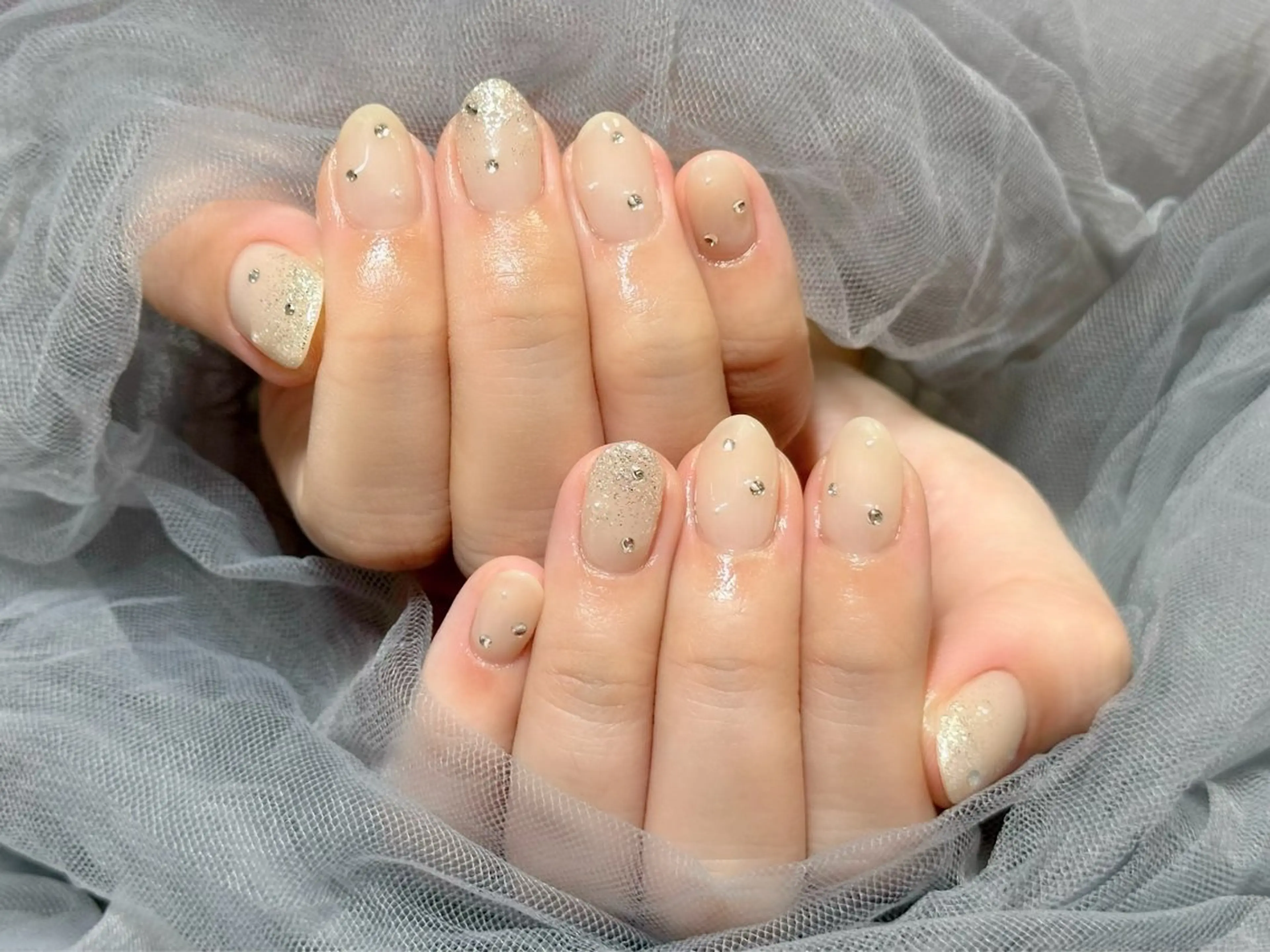 ネイル ラメ(グリッター) ラメグラデーション シルバー ハンドネイル Nail Salon KURELLYのネイルデザイン
