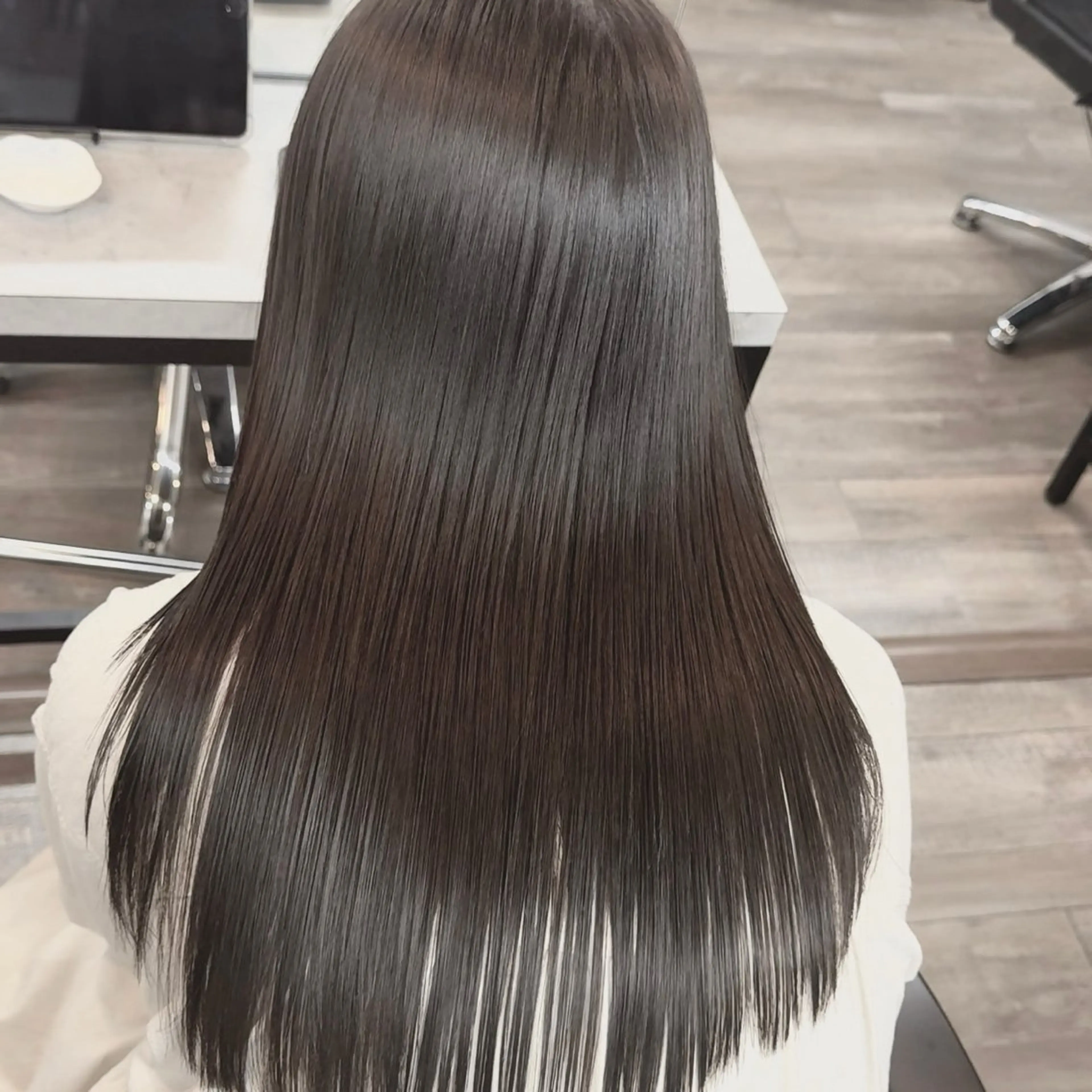 ロング ヘアカラー 🦖こみなと みゆ🦖のヘアスタイル