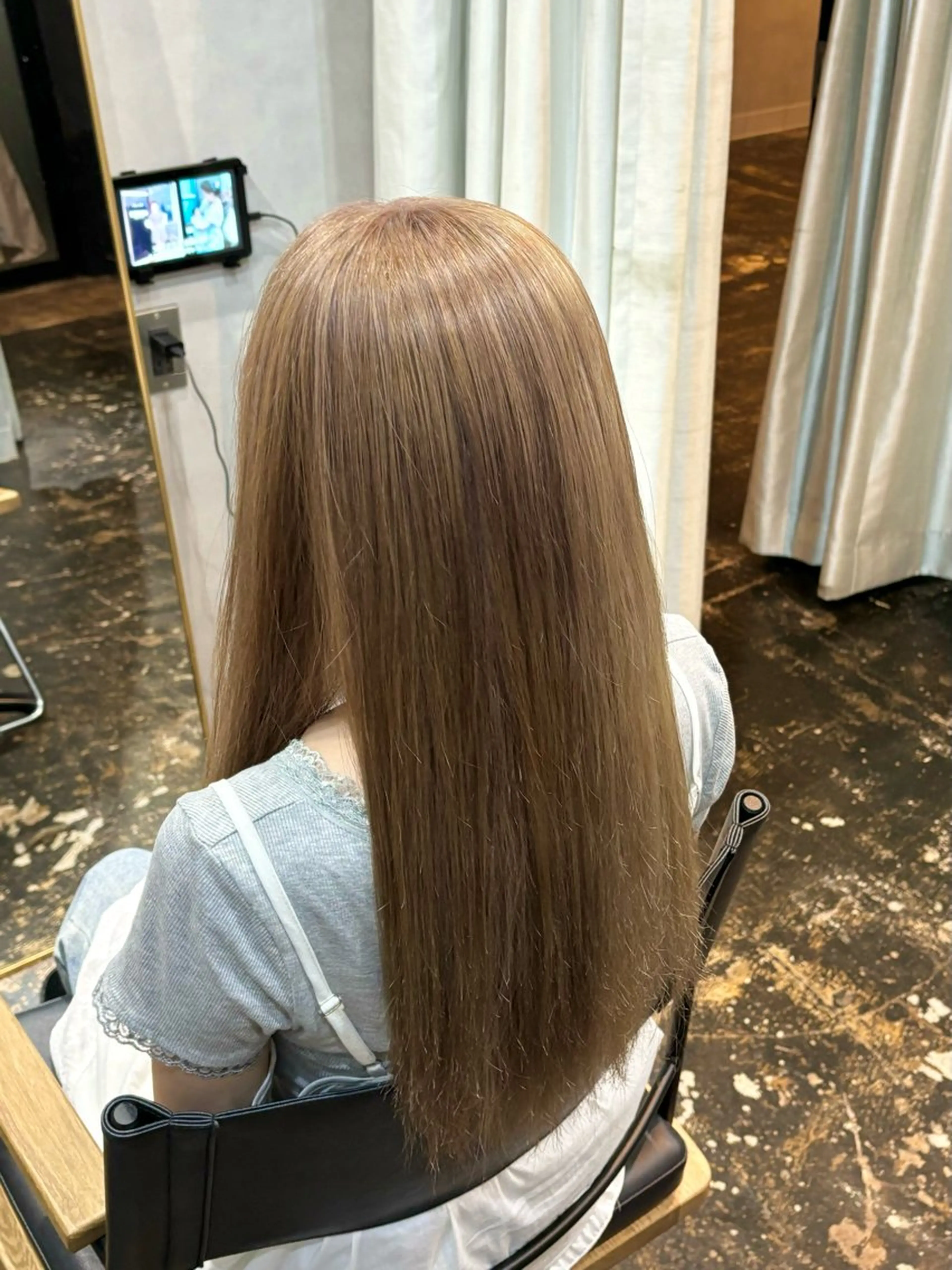 ロング カラー ブリーチ ヘアカラー 似合わせカット🌼 やまかわ まなみ🌼のヘアスタイル