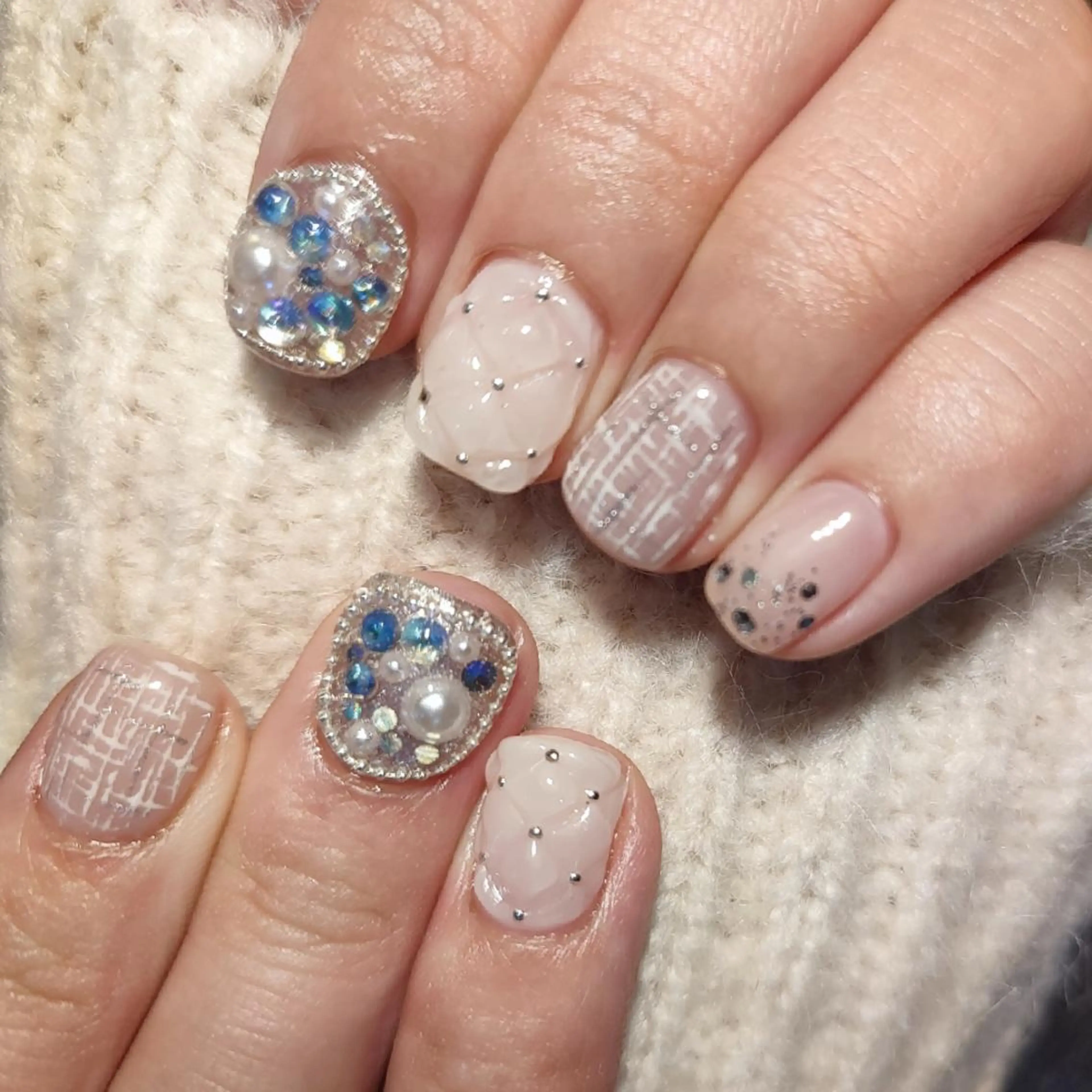 ネイル ハンドネイル RUNWAY 　　の眉毛・アイブロウイメージ