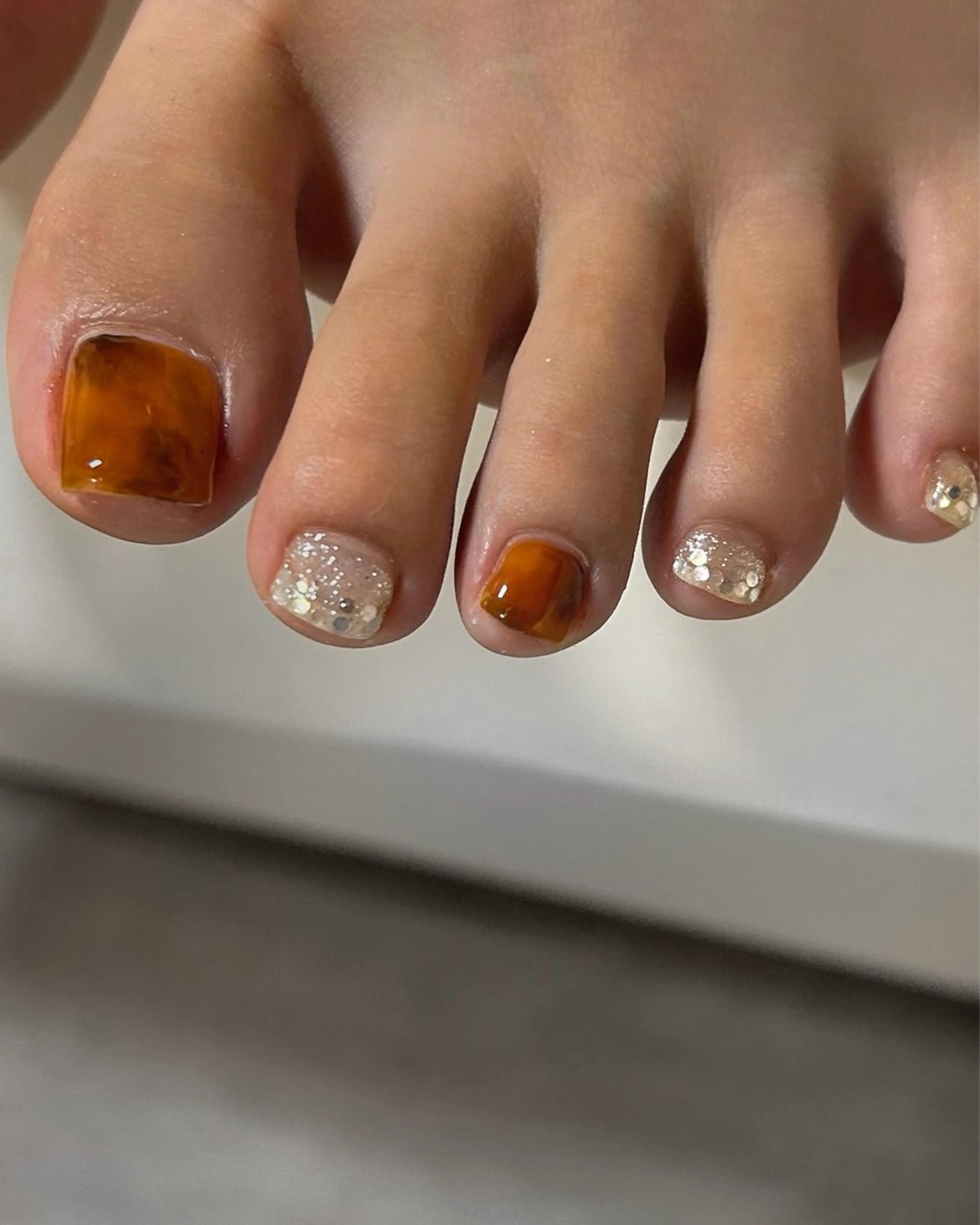 ネイル べっ甲ネイル CHITOSE 結衣のネイルデザイン