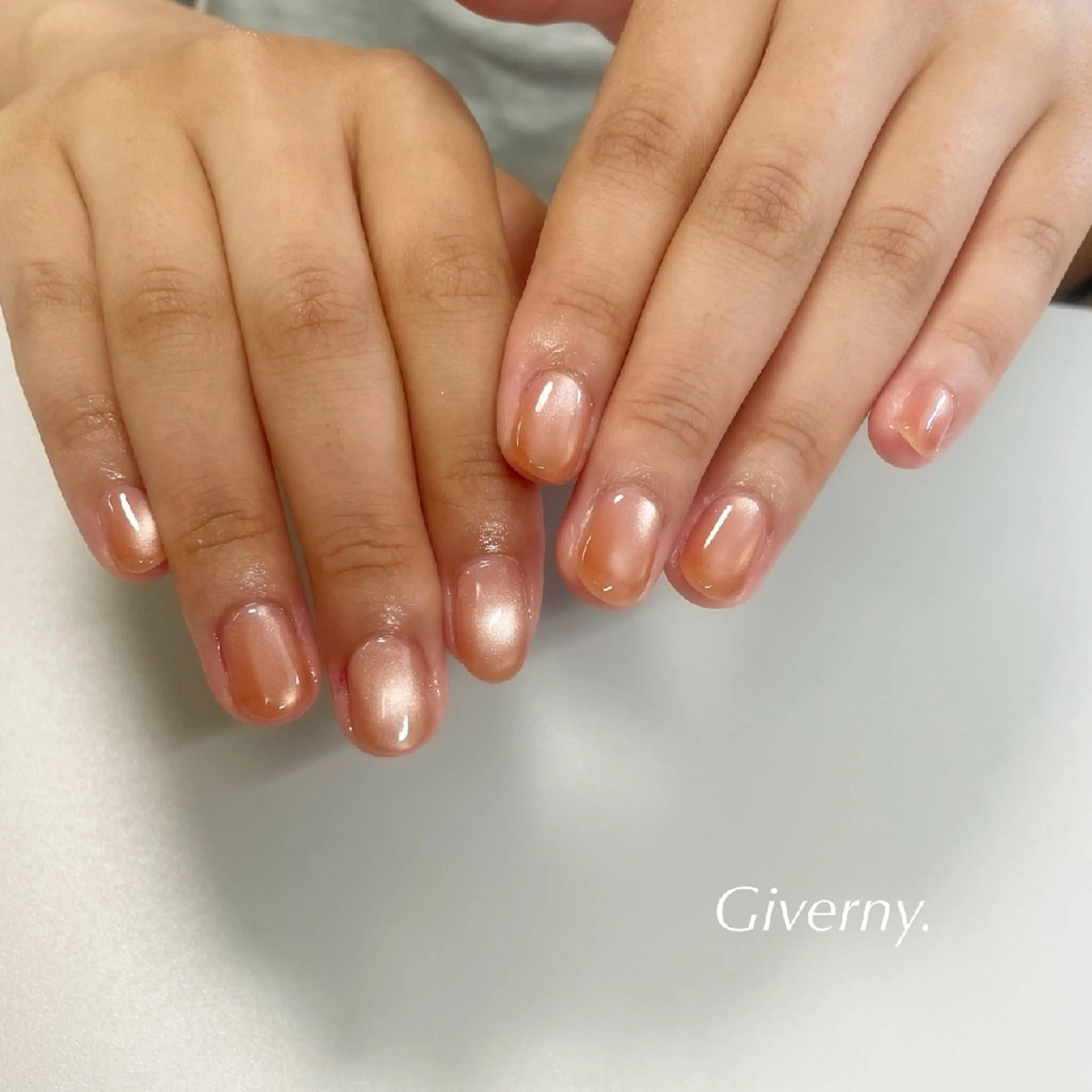 ネイル マグネットネイル オフィスネイル ワンカラーネイル シンプルネイル ハンドネイル Giverny .のネイルデザイン