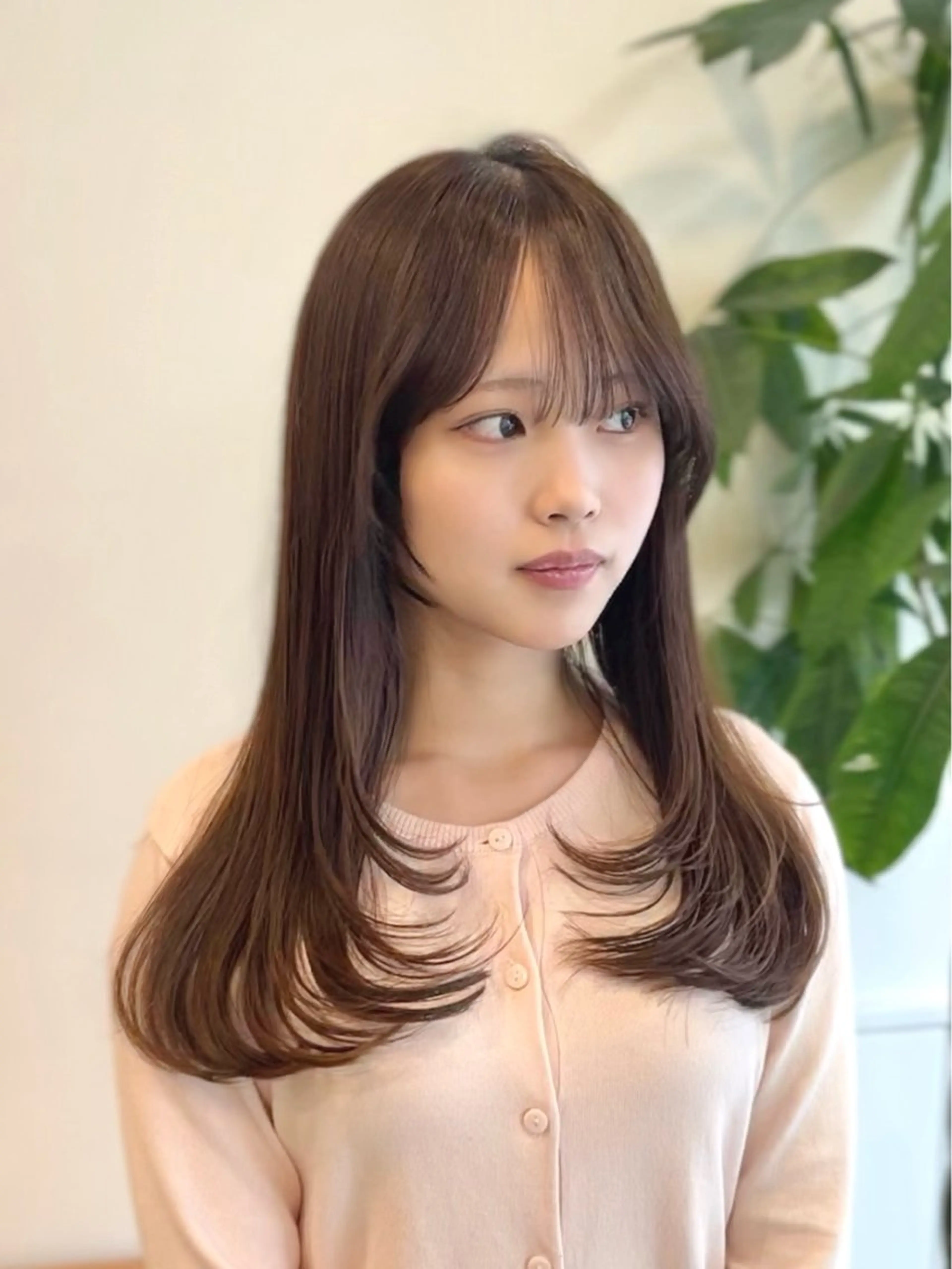 ロング カラー グレージュ くびれヘア 顔まわりレイヤー 韓国風ヘア レイヤーカット カット ヘアカラー VIEW EHIME 齋藤  あつきのヘアスタイル