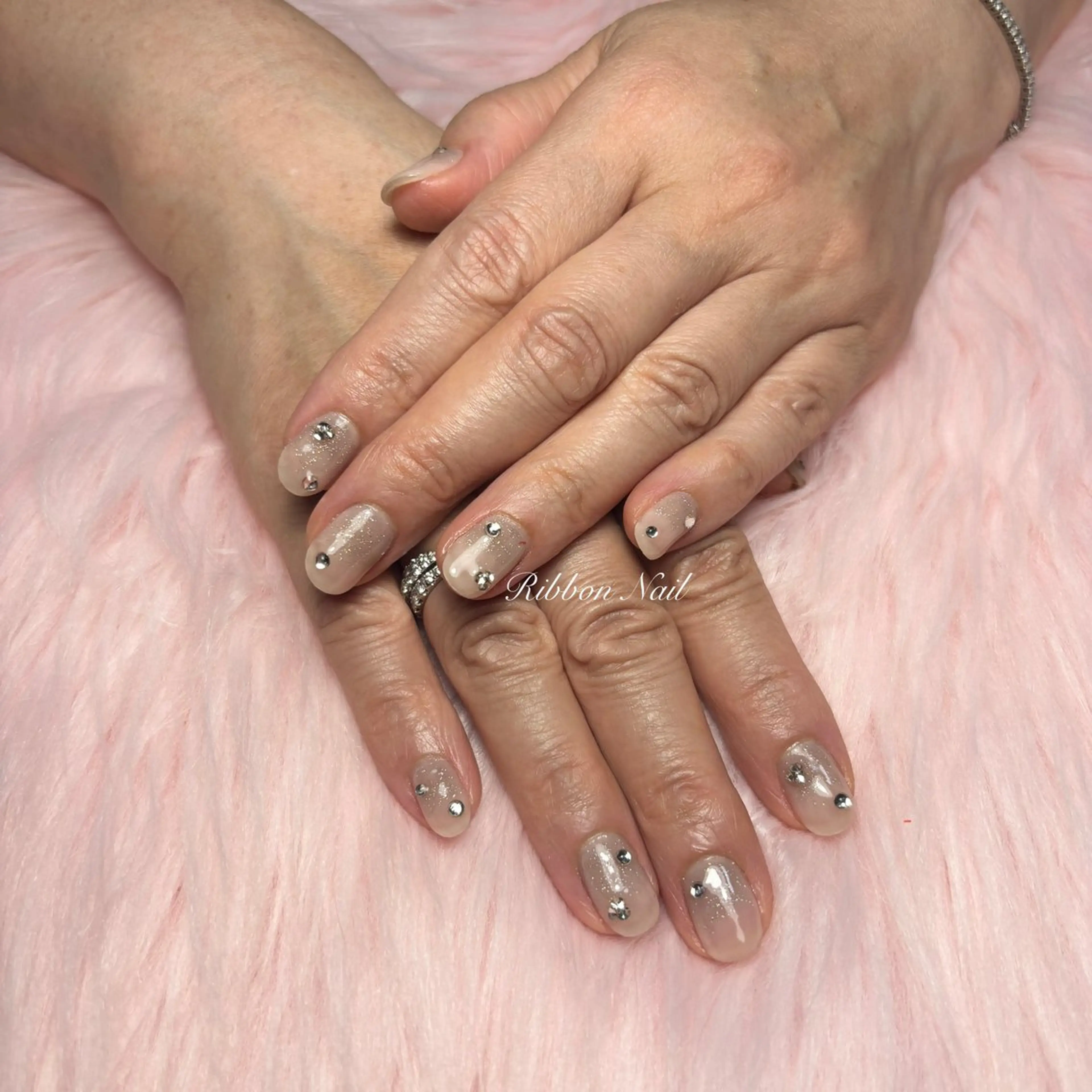 ネイル シンプルネイル ワンホンネイル Nail Ambra 小山のネイルデザイン