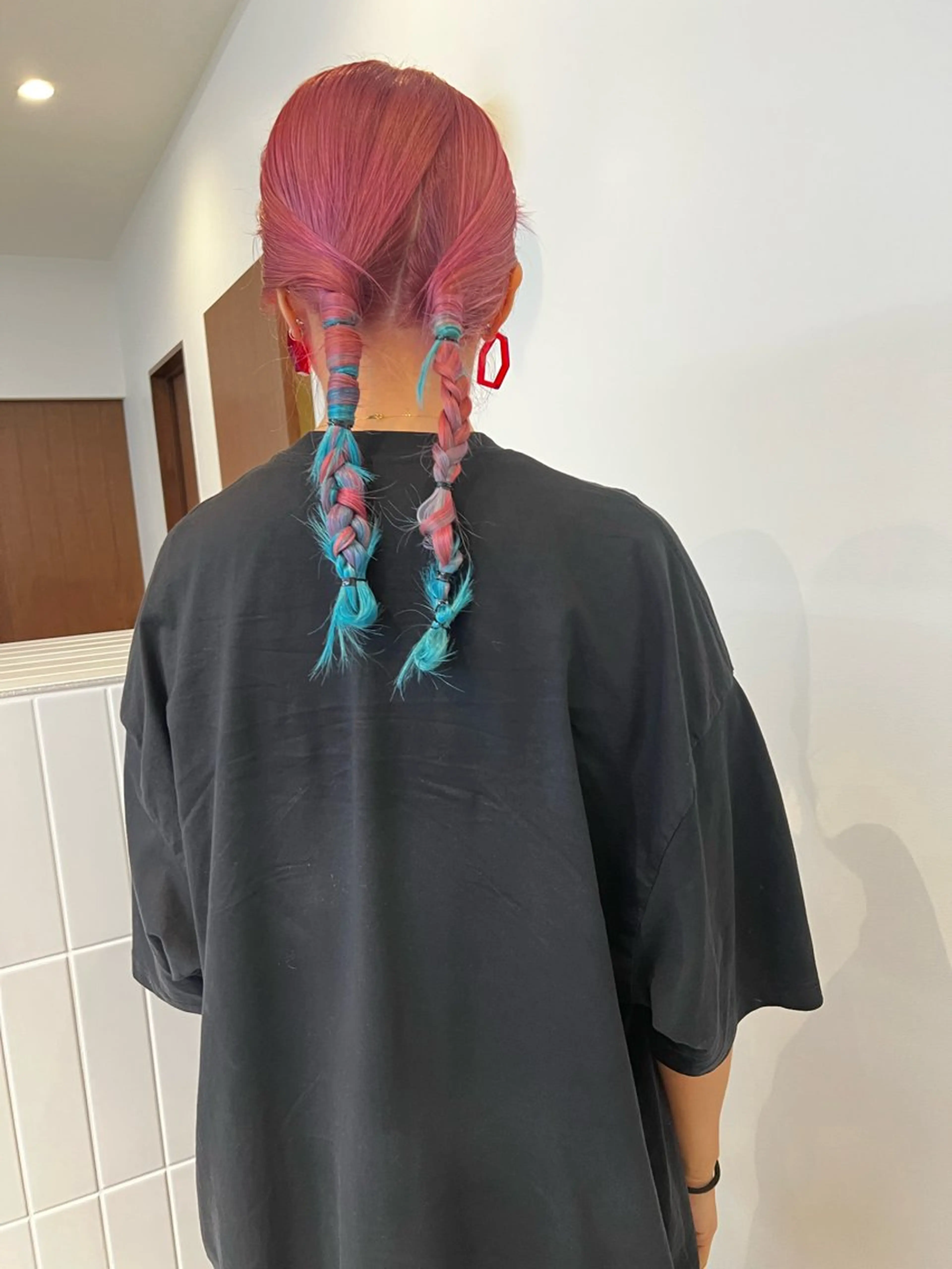 カラー ホリバ ユカのヘアスタイル