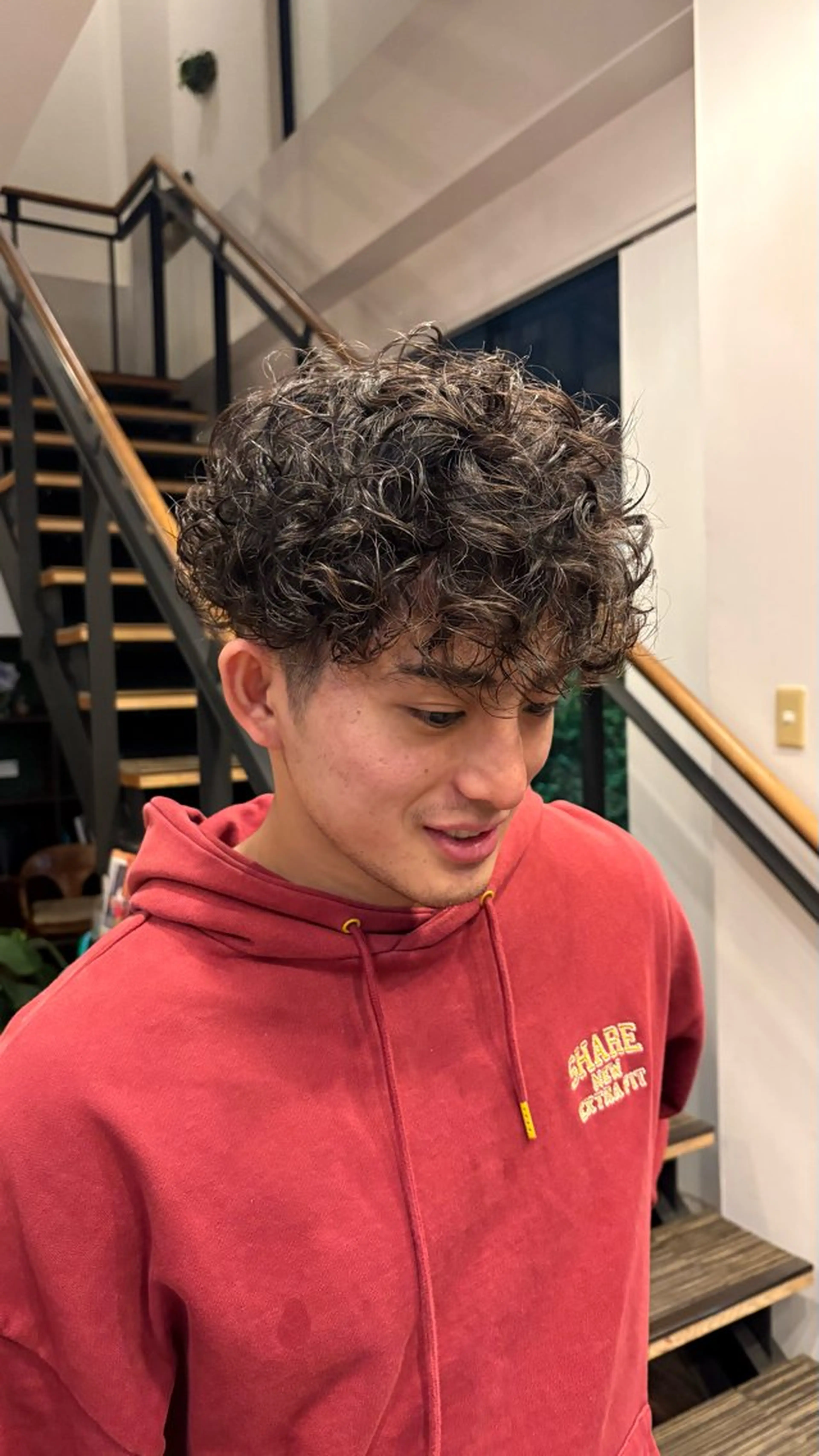 パーマ メンズ メンズパーマ スペインカール ヤスダ ホノカのヘアスタイル