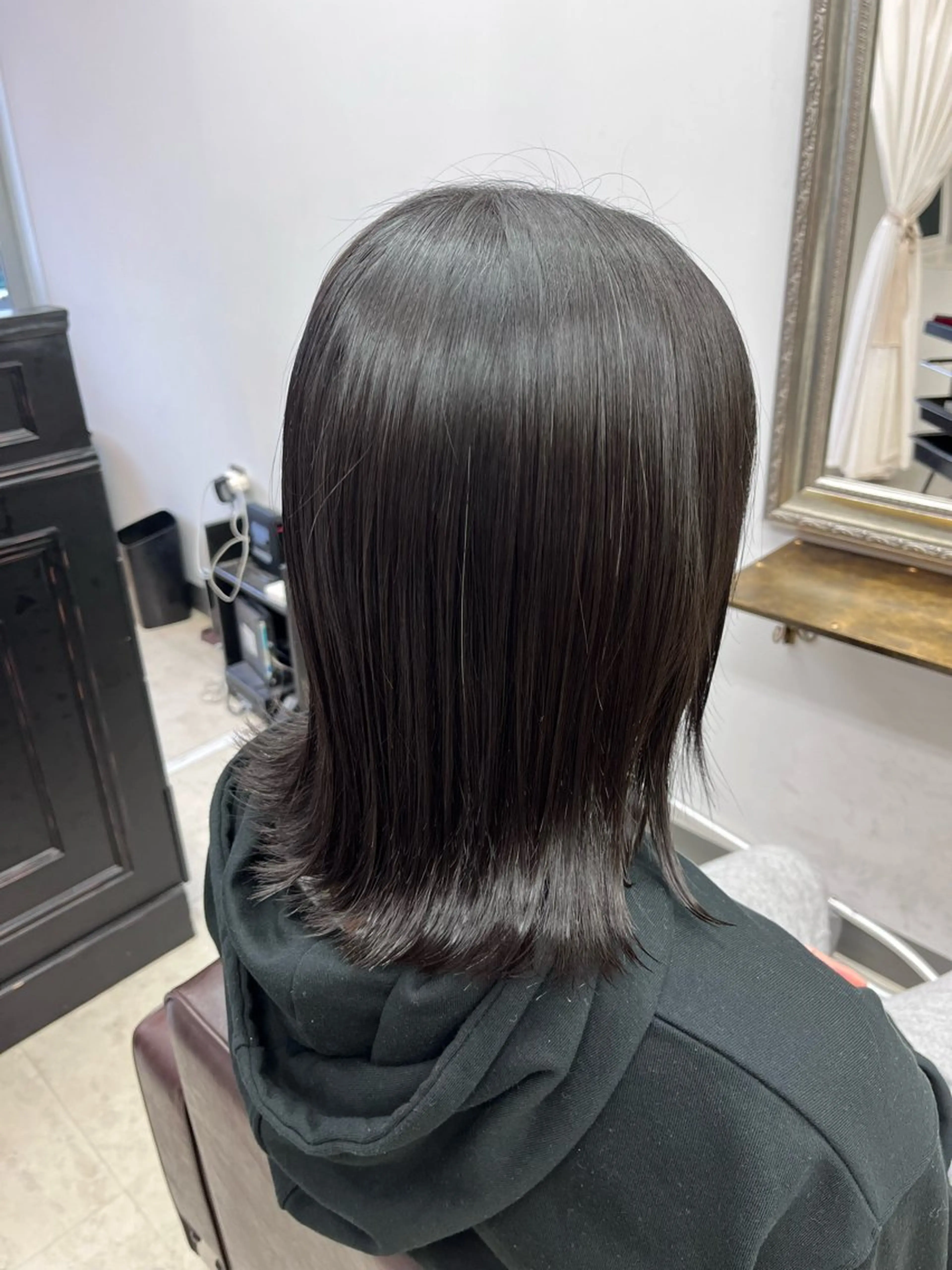 ミディアム カット 小島 凜のヘアスタイル