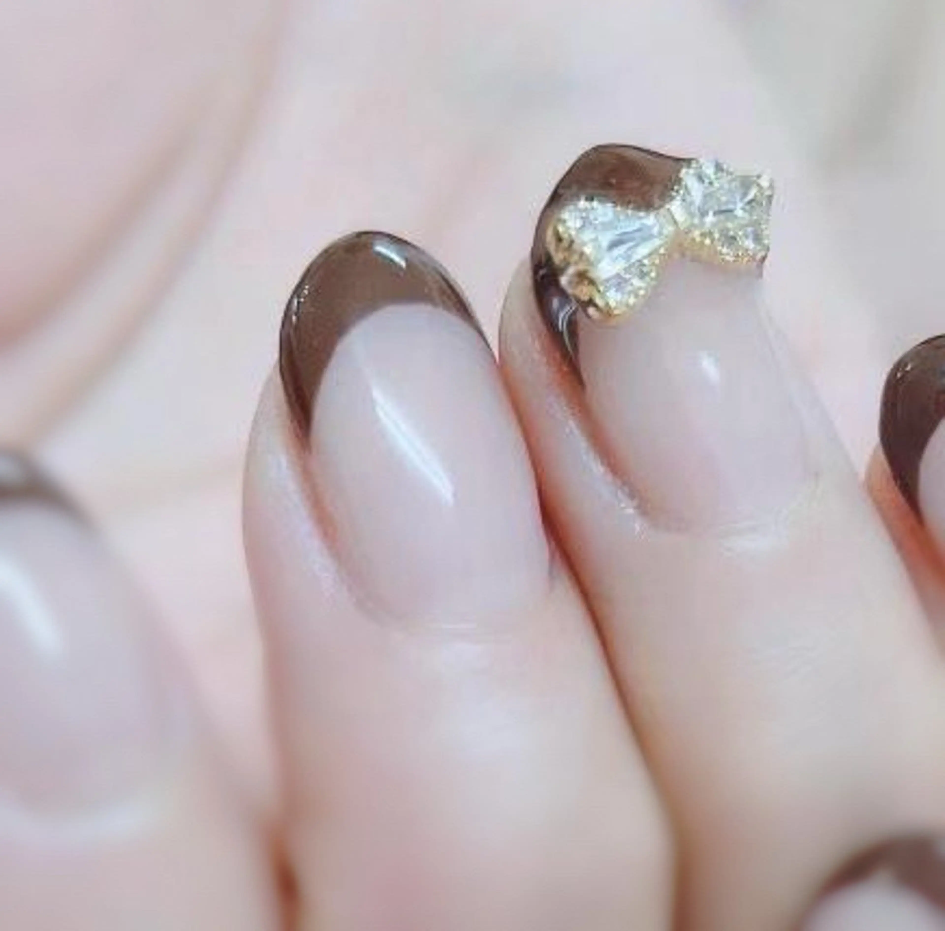 ネイル ハンドネイル MoonNail ユリ🌸のネイルデザイン