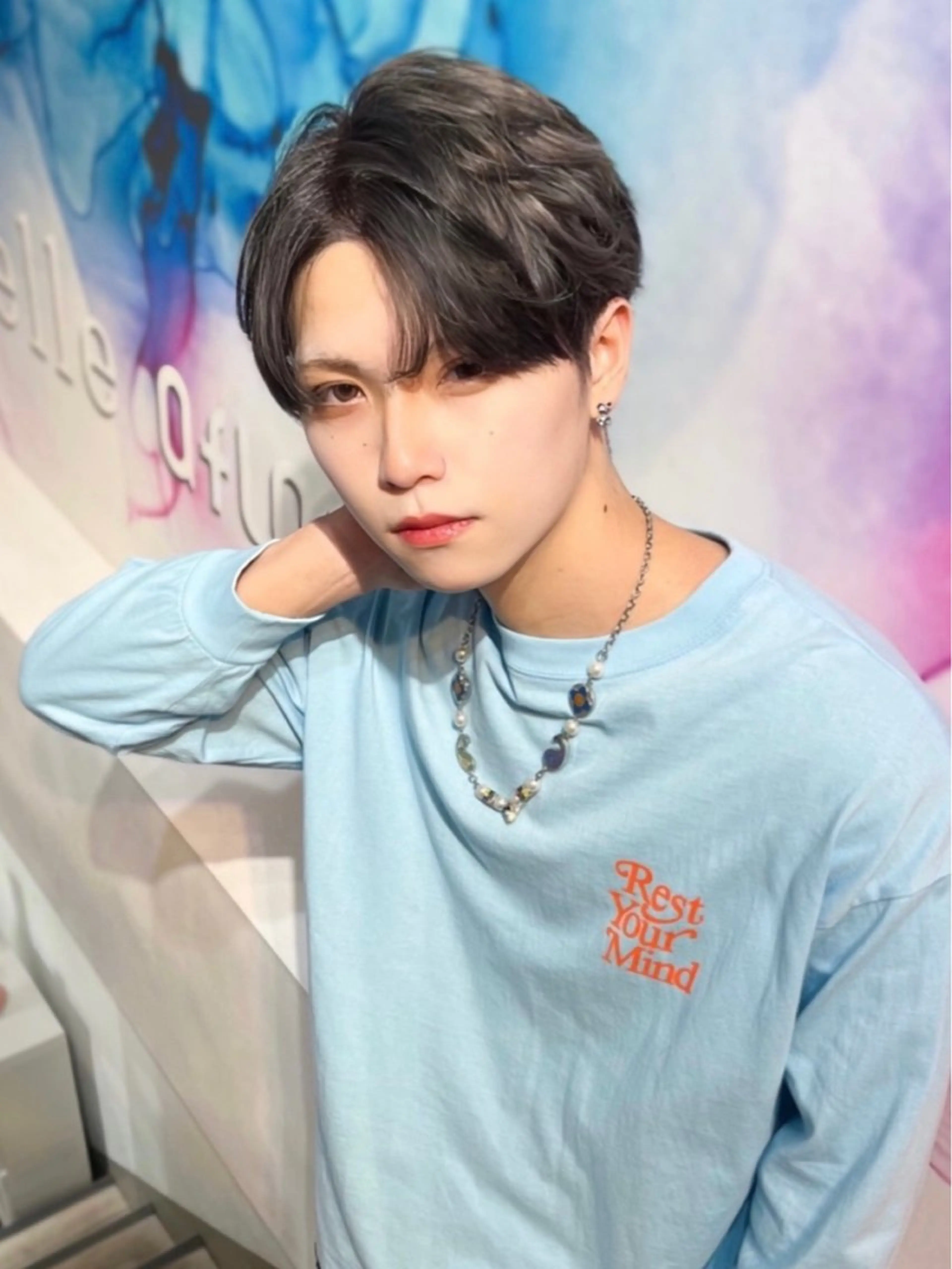 ショート カラー メンズ センターパート グラデーションカラー ピンクカラー シルバー ショートヘア イナオカ ダイスケのヘアスタイル