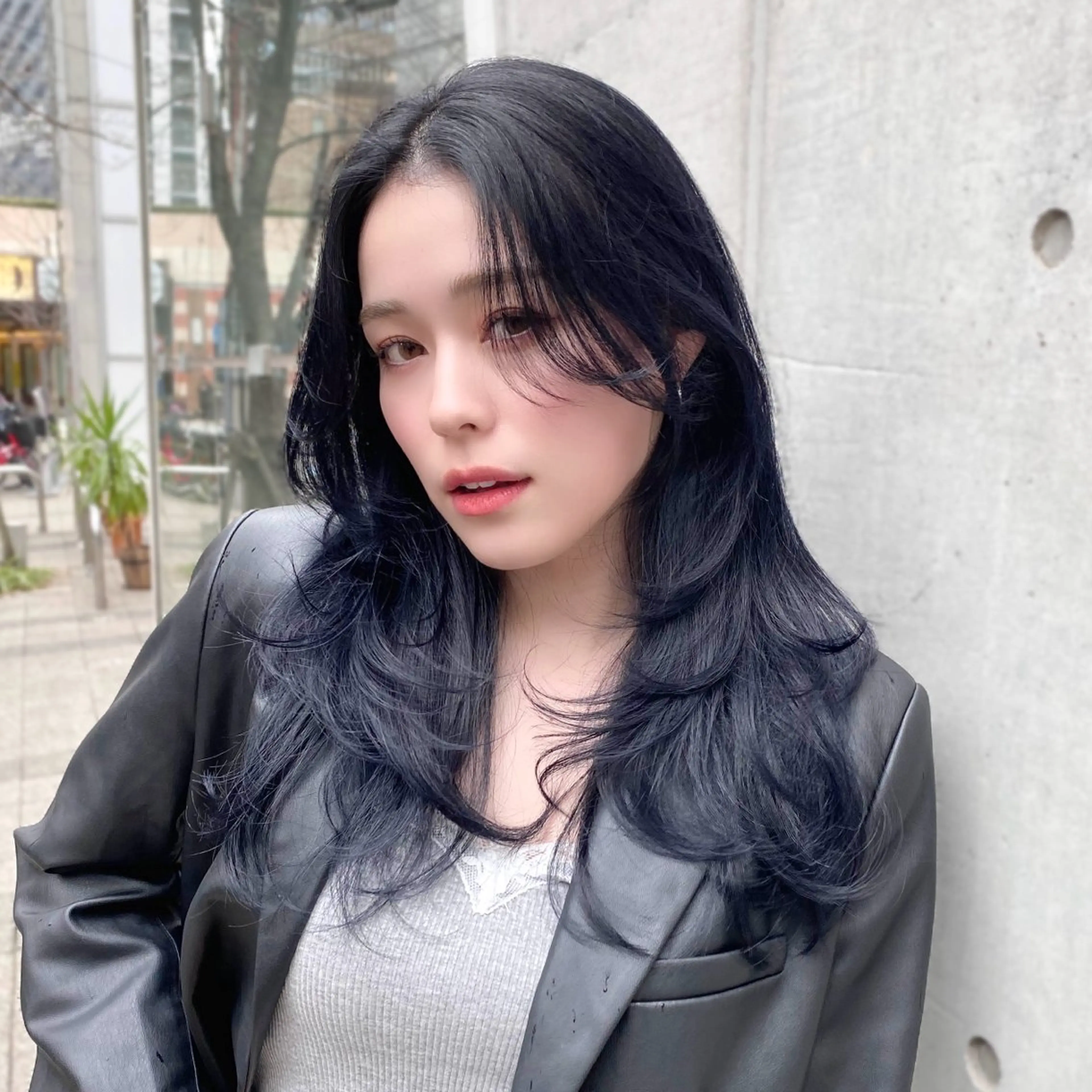 ロング カラー 黒髪 ブルーカラー ブルーブラック イルミナカラー レイヤーカット カット ヘアカラー トリートメント ハッシュカット/艶感 カラー/ユウキ✨のヘアスタイル