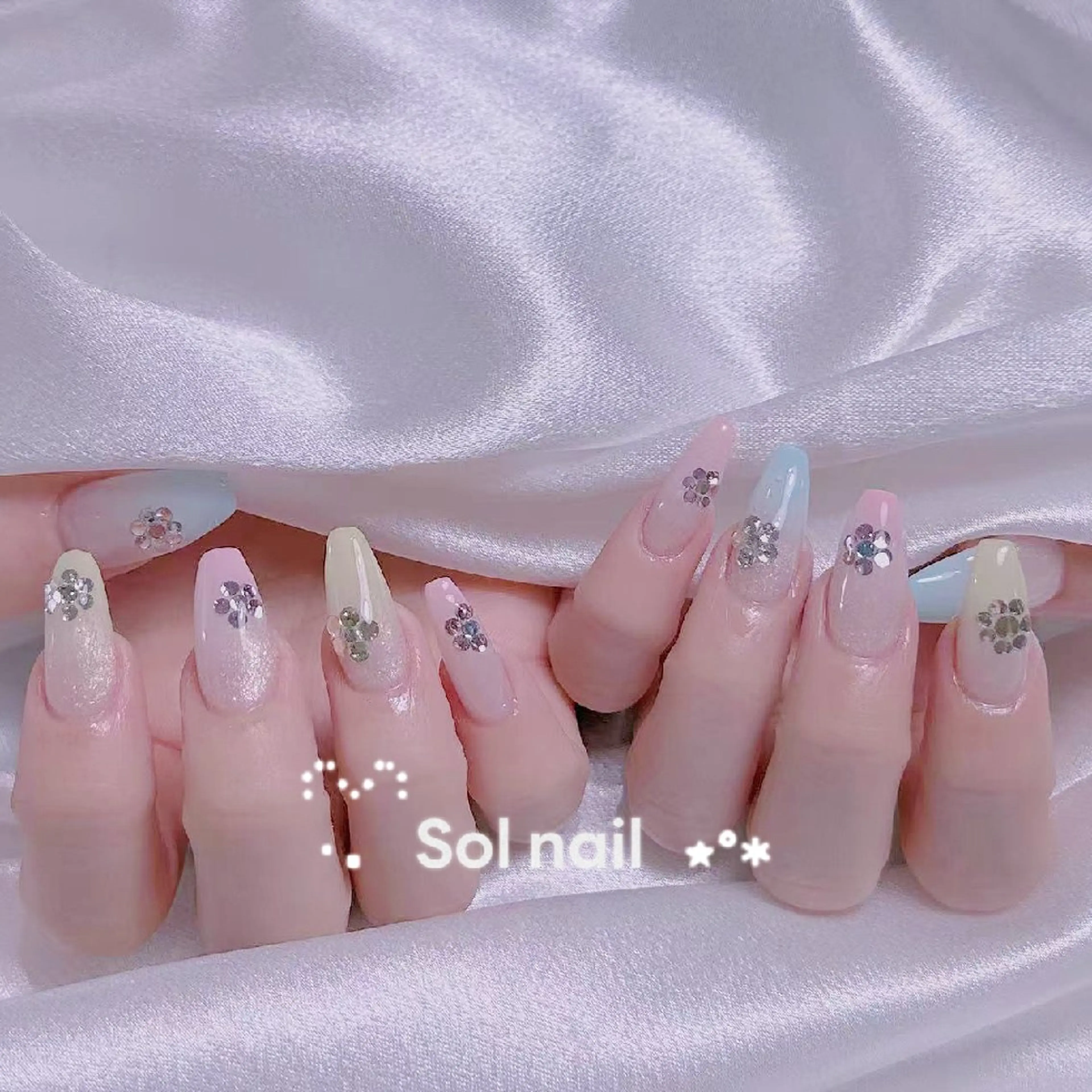 ネイル ハンドネイル ハンドケア Sol Nail ミネのネイルデザイン