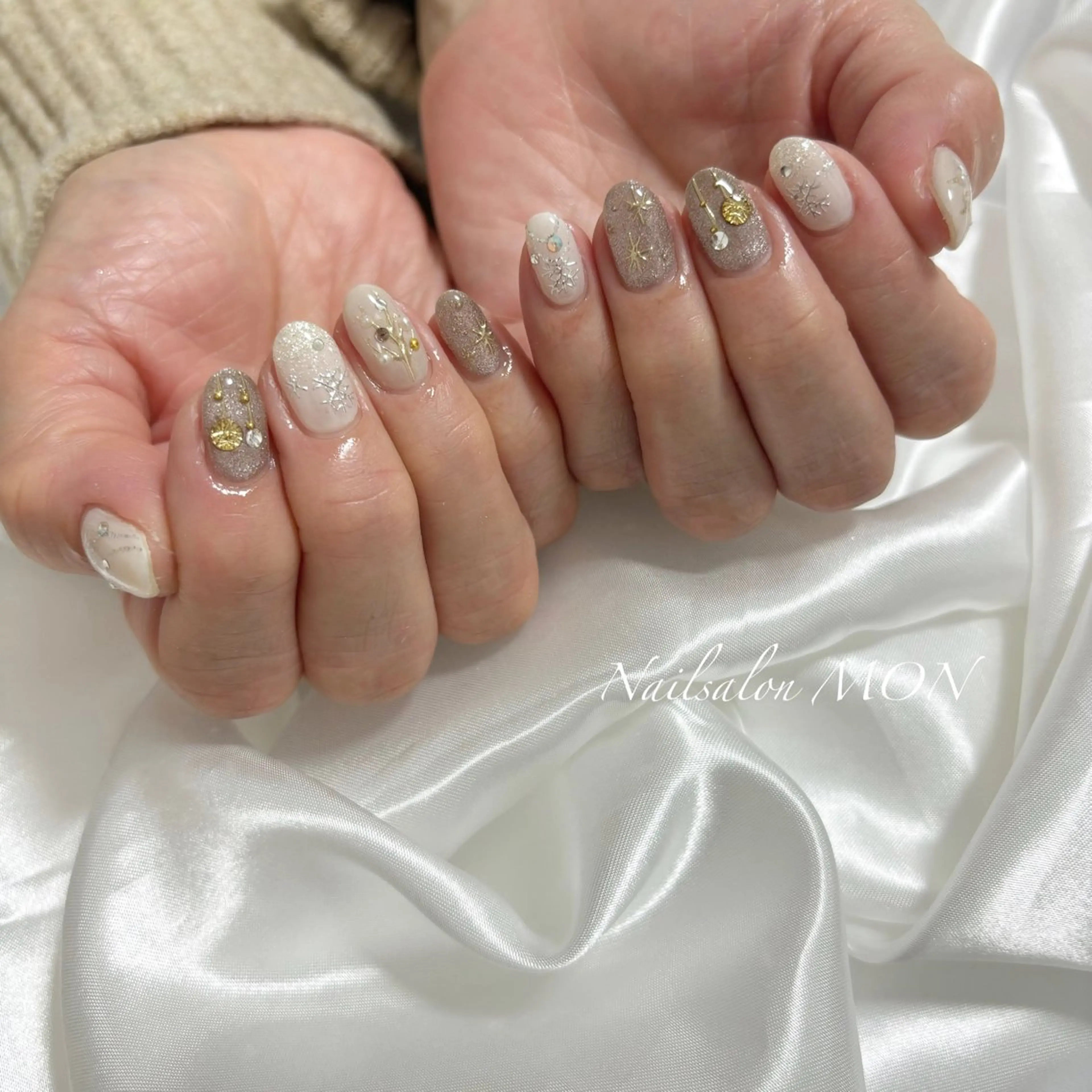 ネイル ストーンネイル ハンドネイル Nailsalon MONのネイルデザイン
