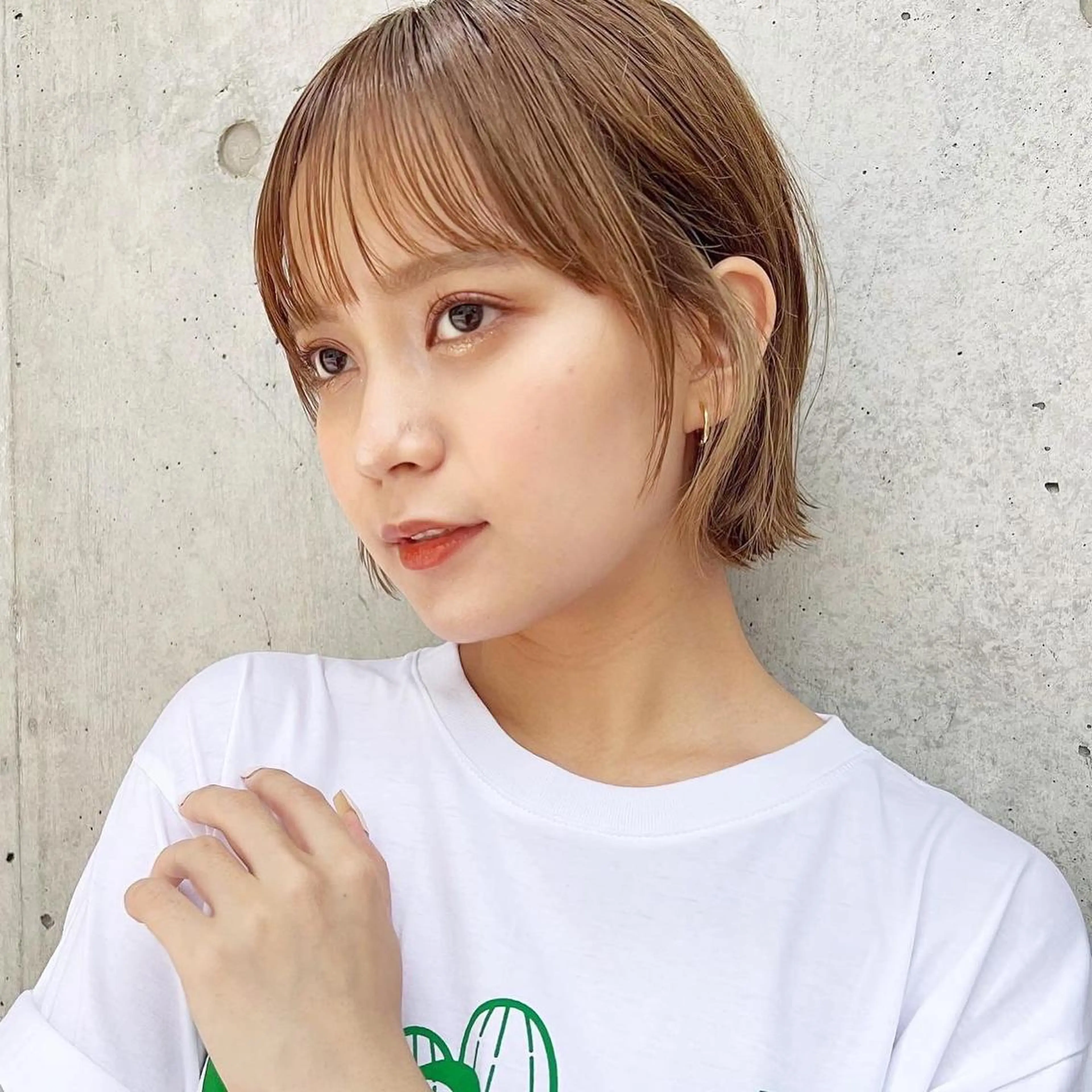 ミディアム カラー ベージュカラー 透明感カラー グレージュ ボブ ヘアカラー トリートメント ヘアセット レイヤー専門家 ダブルカラー修のヘアスタイル