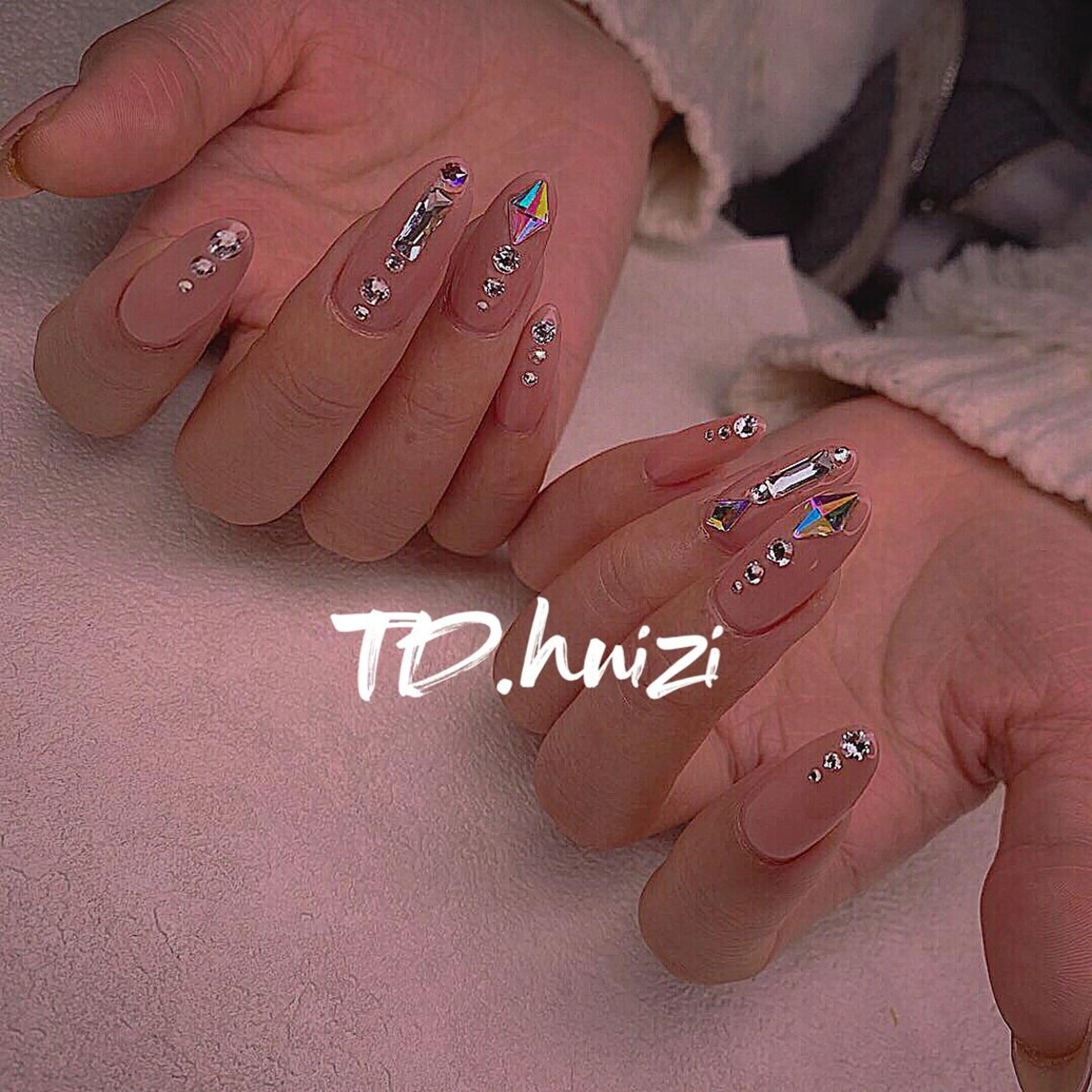 セミロング めぐみのネイルサロン スタッフ練習のネイルデザイン