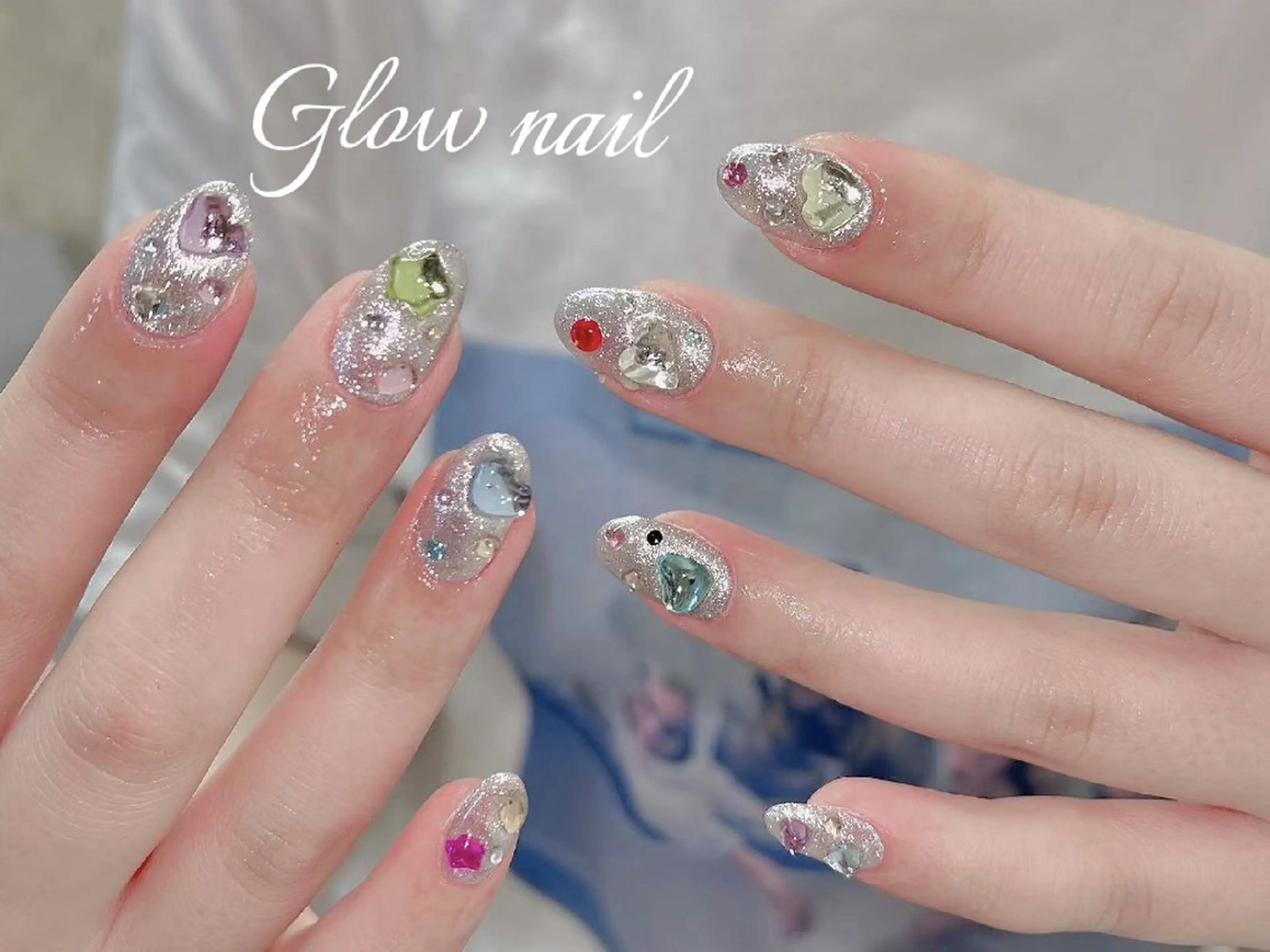 ネイル グロー ネイルのネイルデザイン