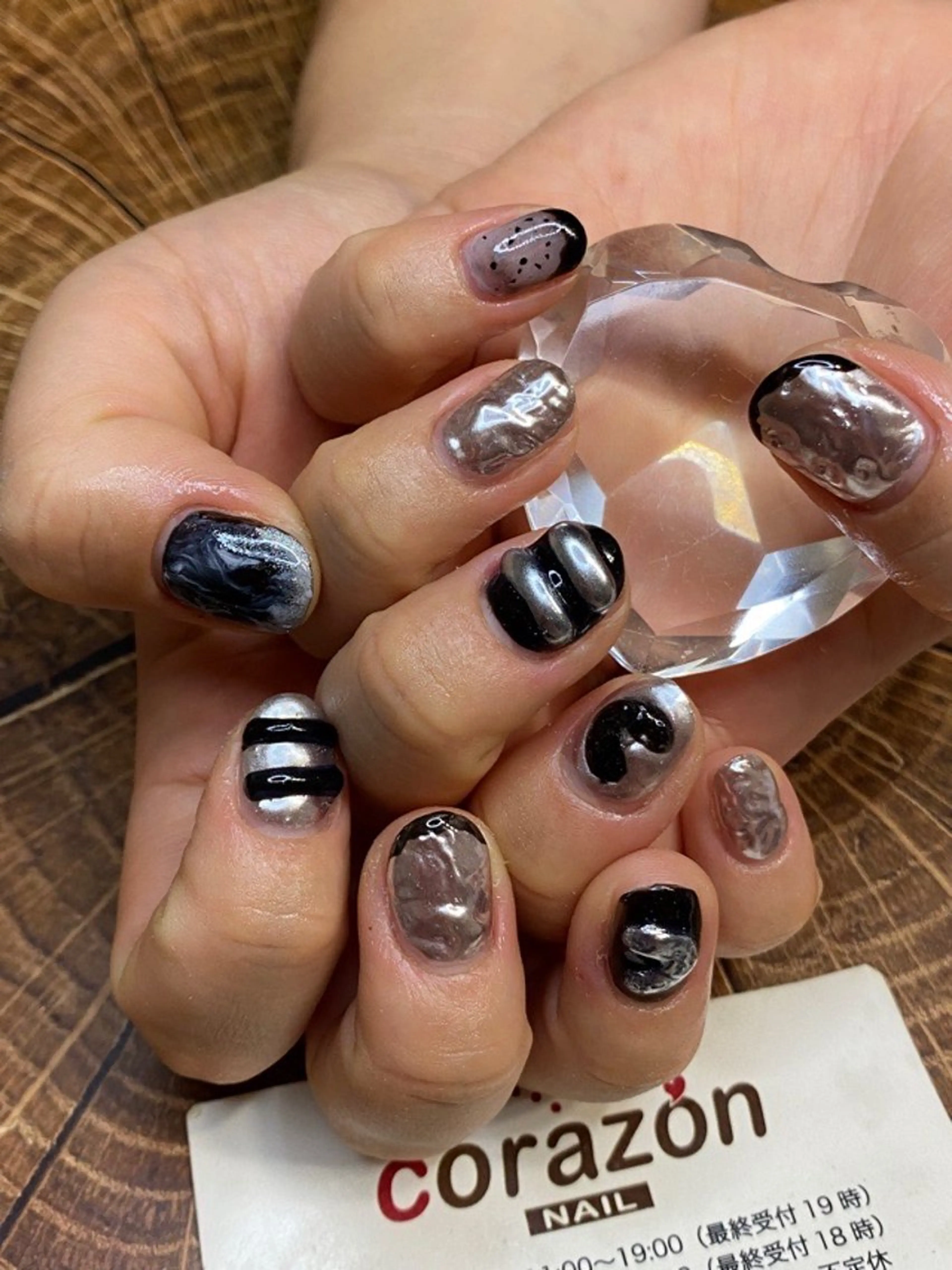 ネイル アートネイル シルバー corazon所属・ネイリスト aicoのネイルデザイン