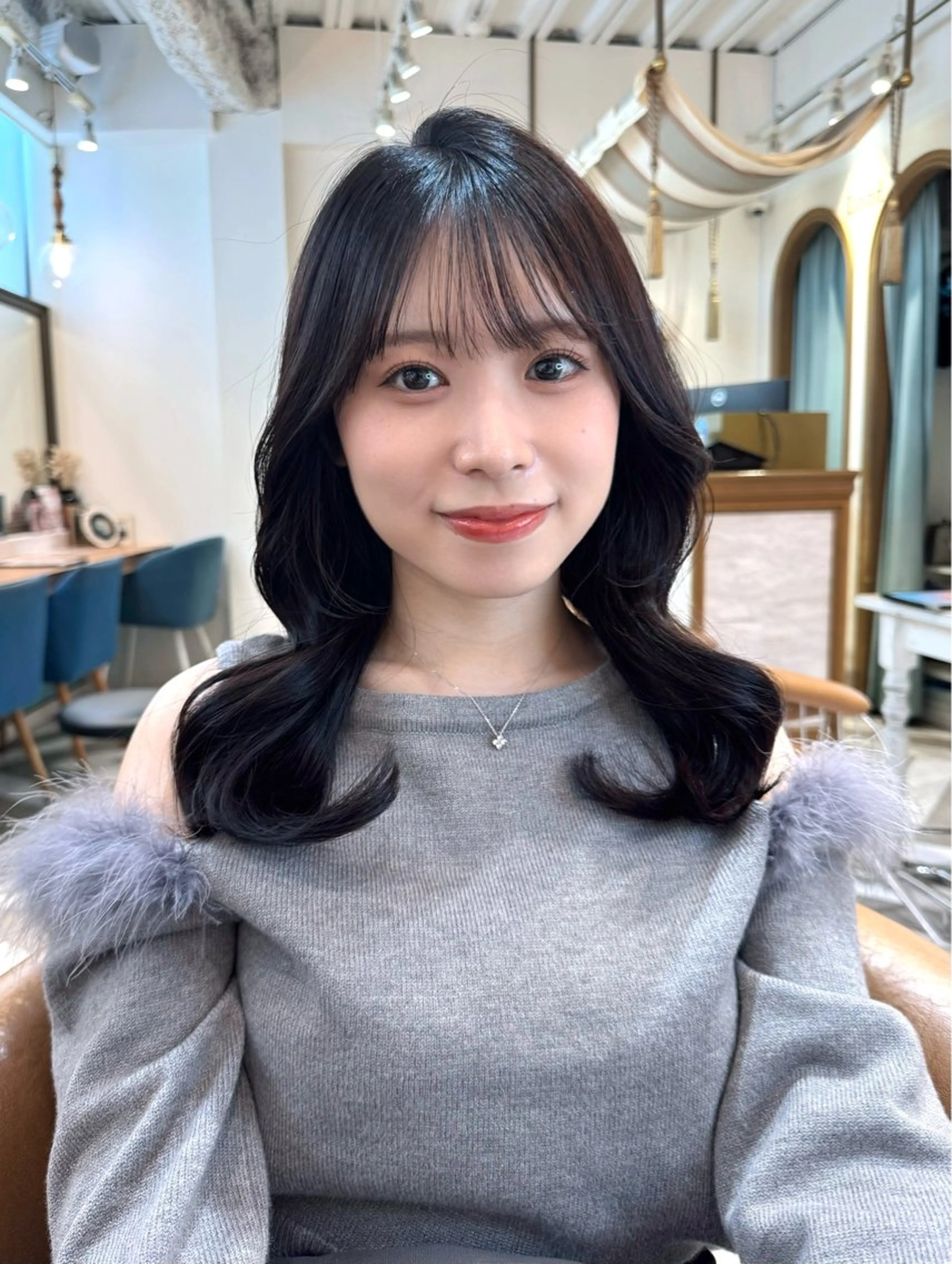 ミディアム カラー カット ヘアカラー トリートメント レイヤーカット /透明感カラー西田のヘアスタイル