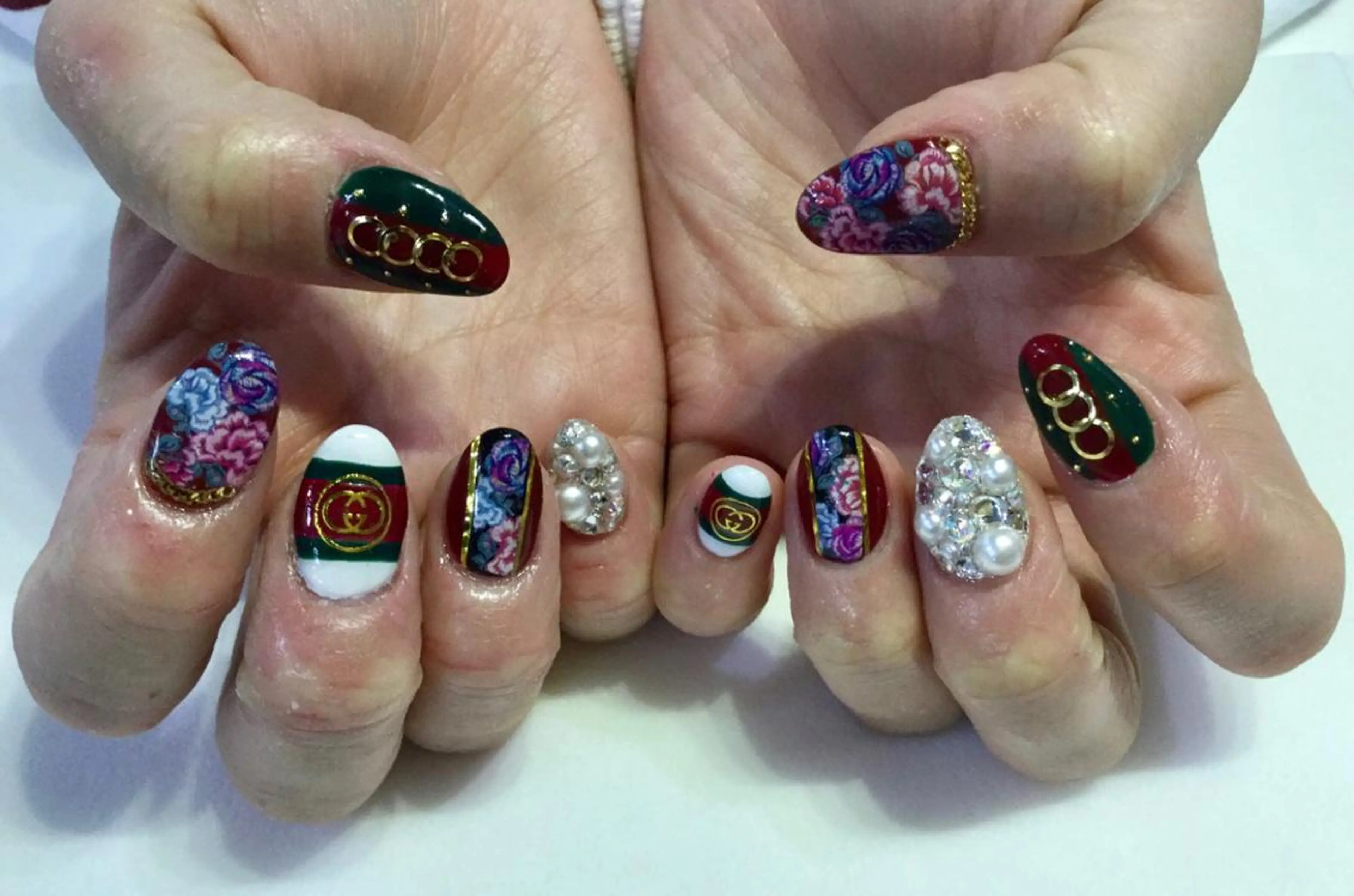 ネイル 💎🐰 saki. m 🐰💎のネイルデザイン