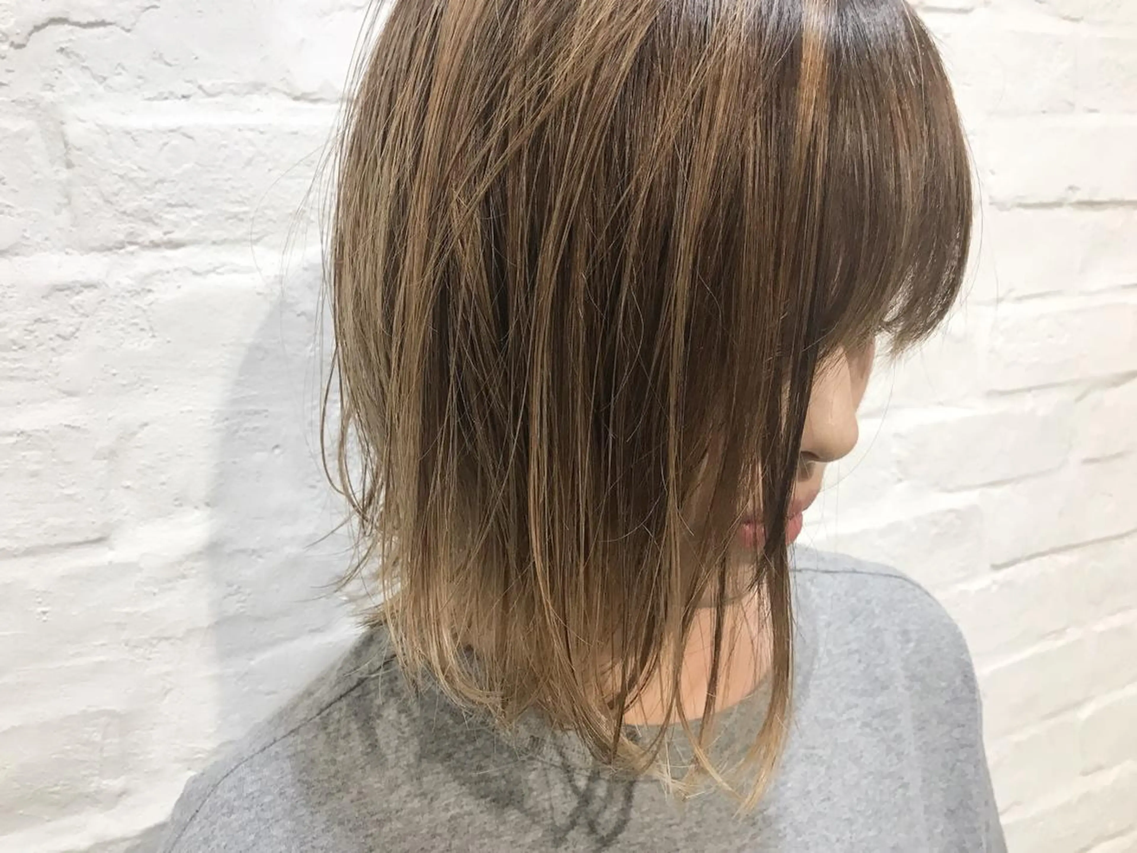 ミディアム カラー ベージュカラー ブリーチ ハイライトカラー ハイトーンカラー ハイライト PALAN所属・ボブ　ショート 特化 迫田紘史のヘアスタイル