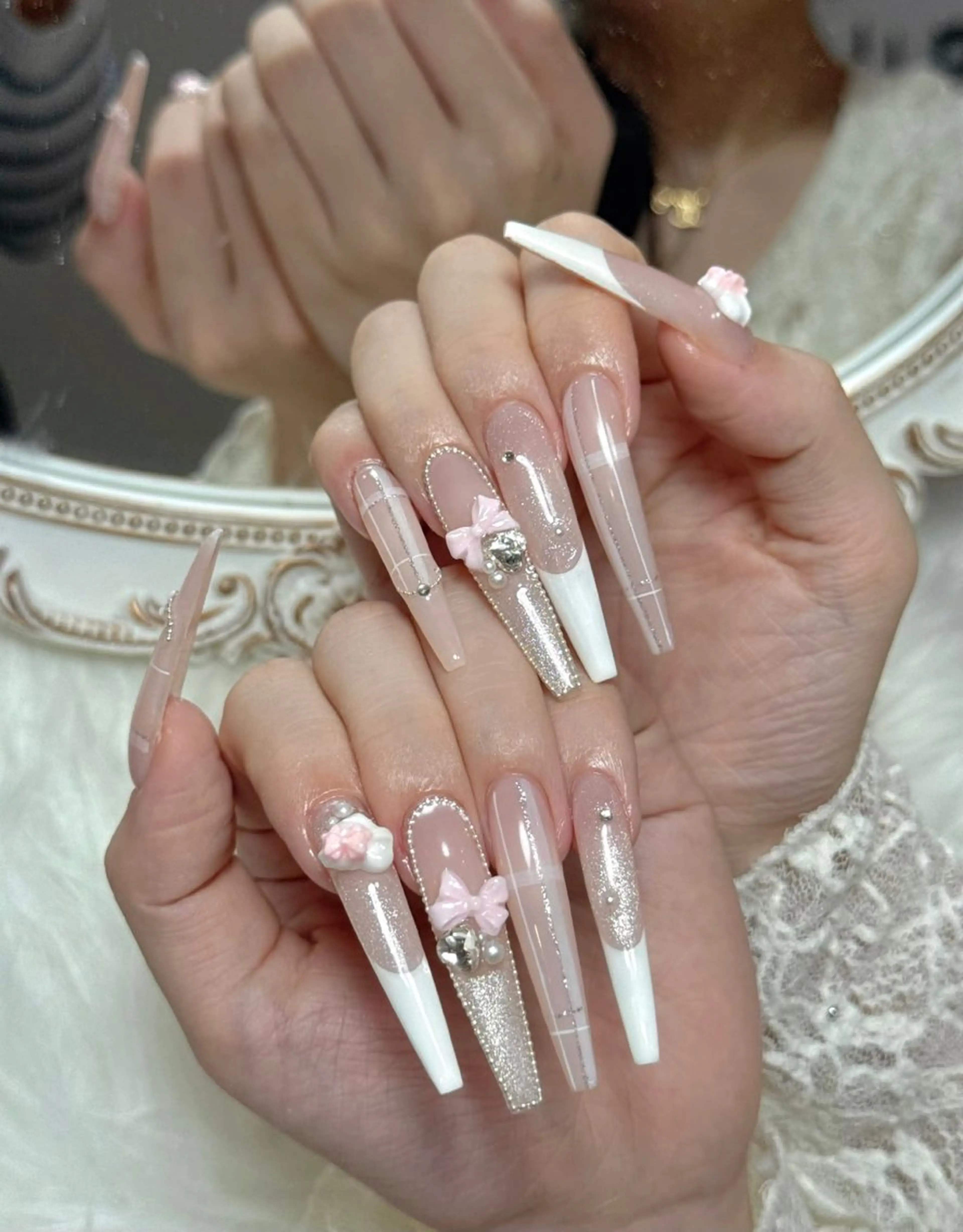 ネイル チークネイル ドット フレンチネイル グラデーション ハート ハンドネイル Julli NailStudioのネイルデザイン