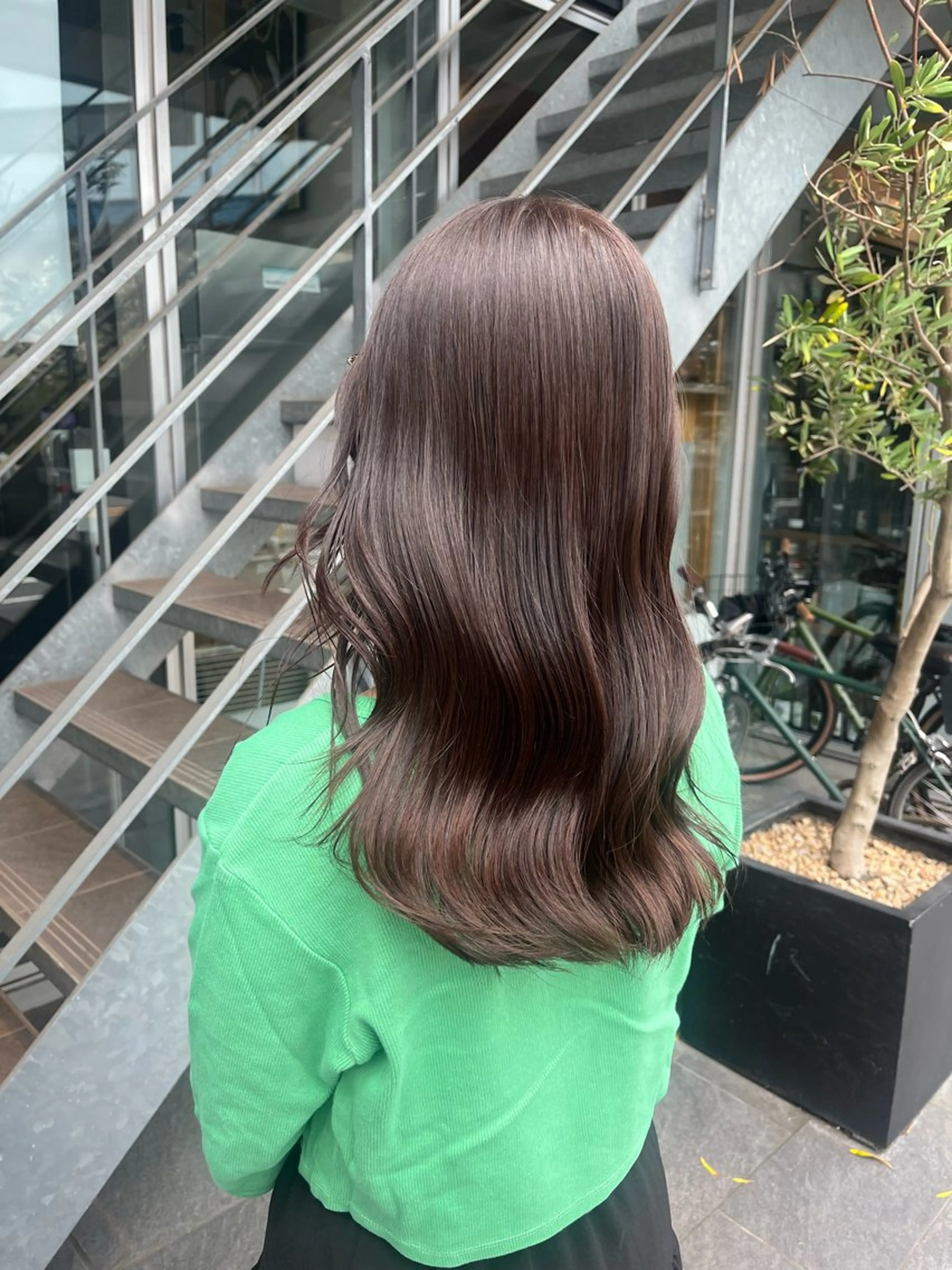カラー イケハラ ナナミのヘアスタイル