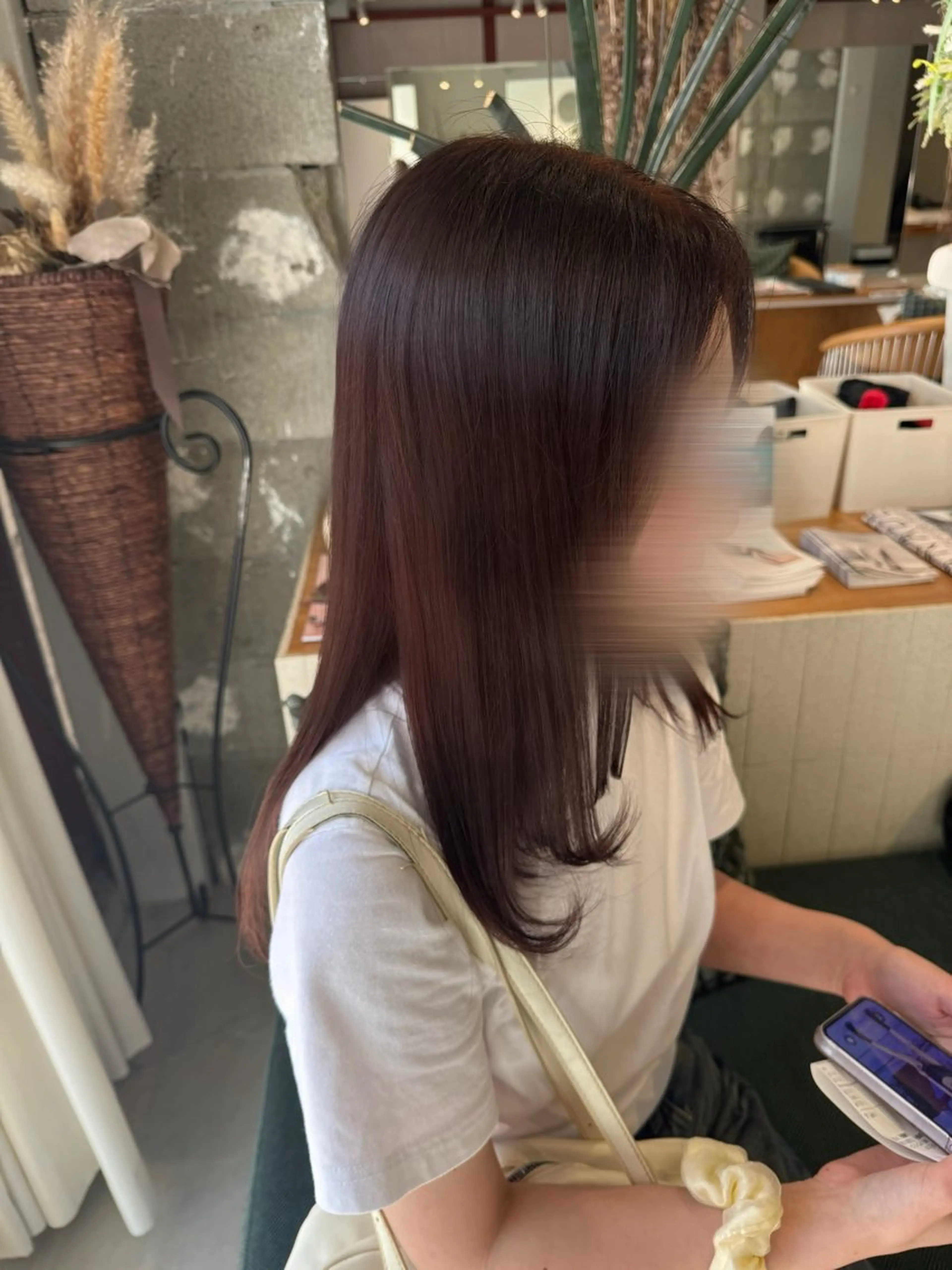 セミロング ピンクブラウン 井手上 陽菜のヘアスタイル