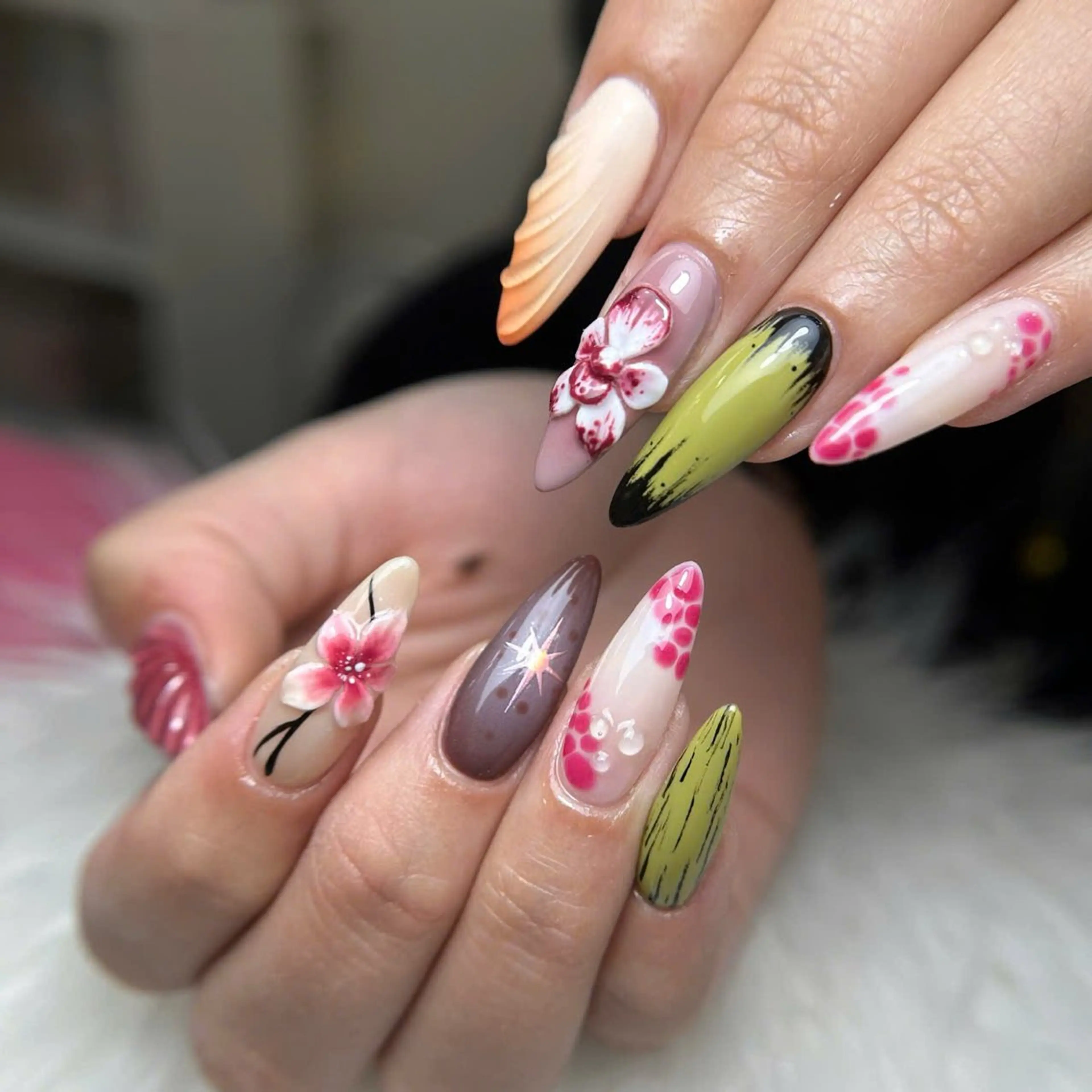 ネイル オーロラネイル 長さ出し フラッシュネイル フレンチネイル ジェルネイル ハンドネイル Michi_Nails_Salon所属・Michi Nail Staffのネイルデザイン