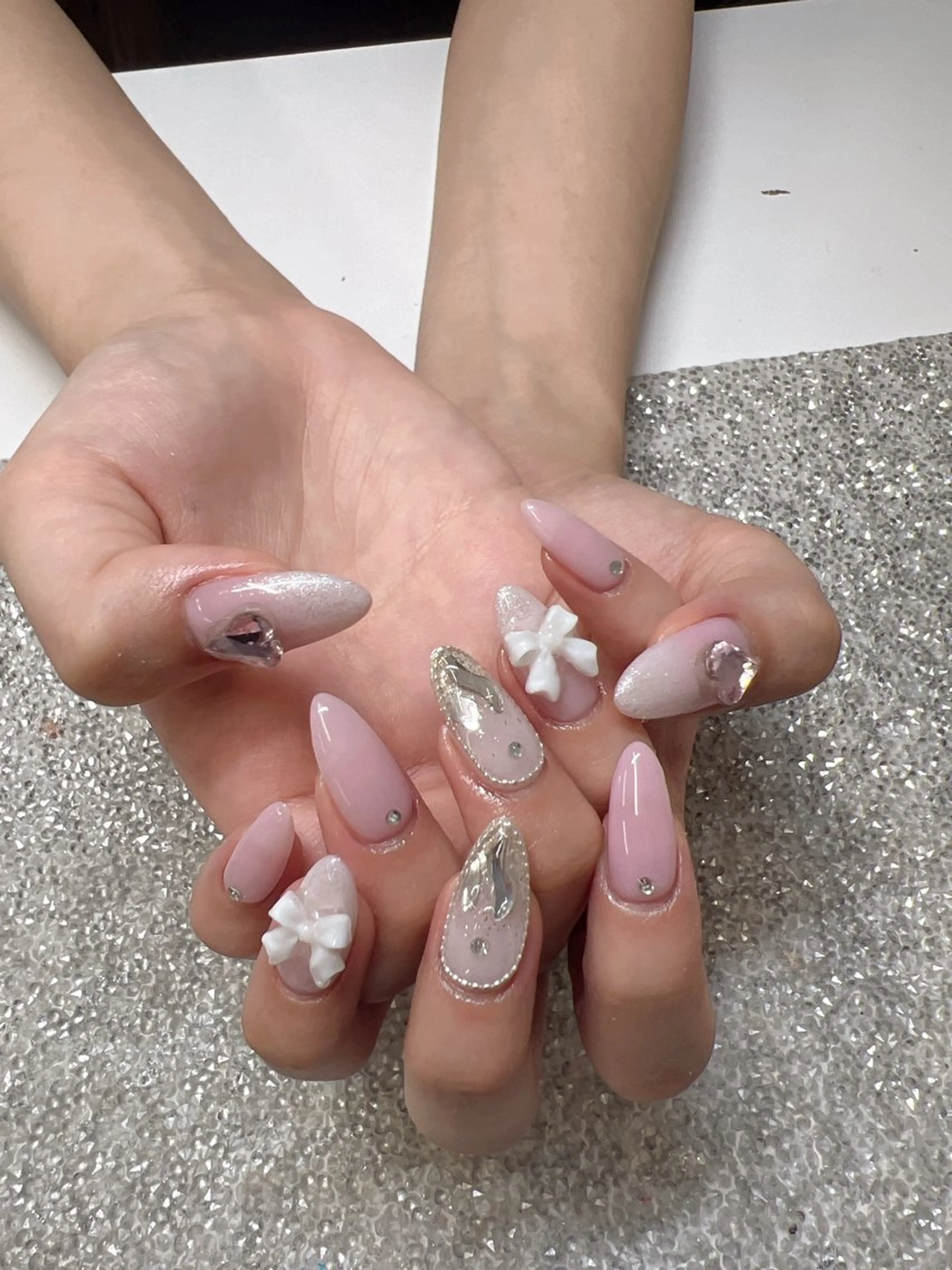 ネイル ガレンドウ 白澤 愛子のネイルデザイン